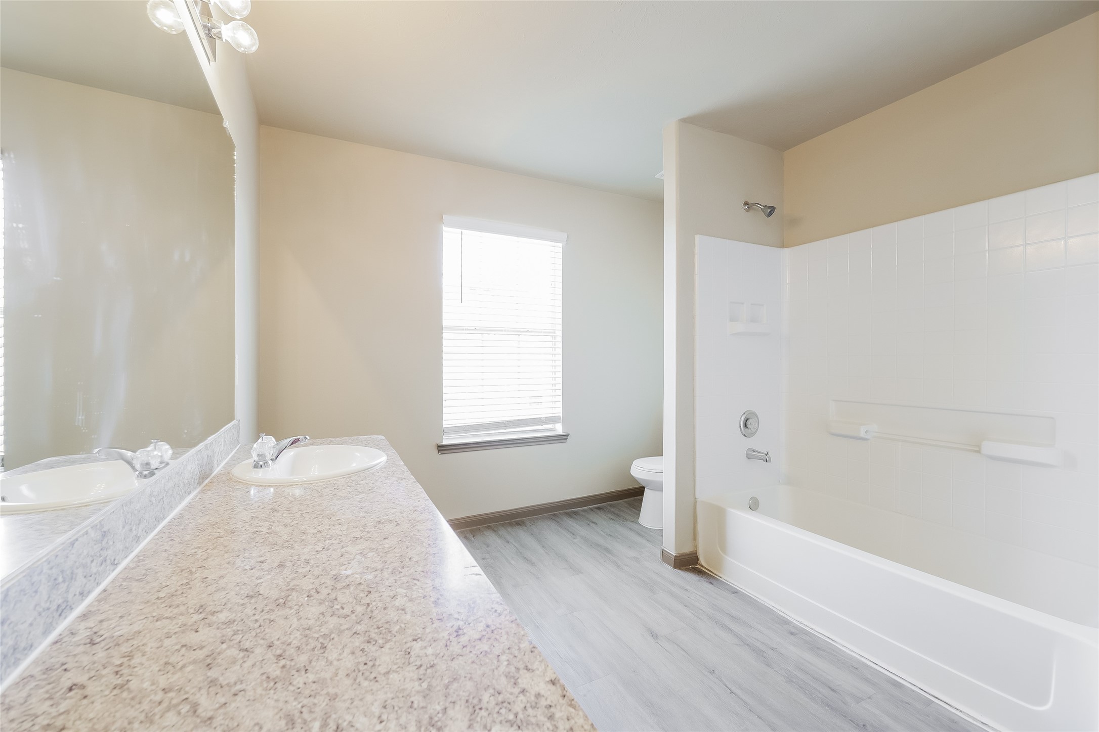 2434 Connors Path Property Photo 8
