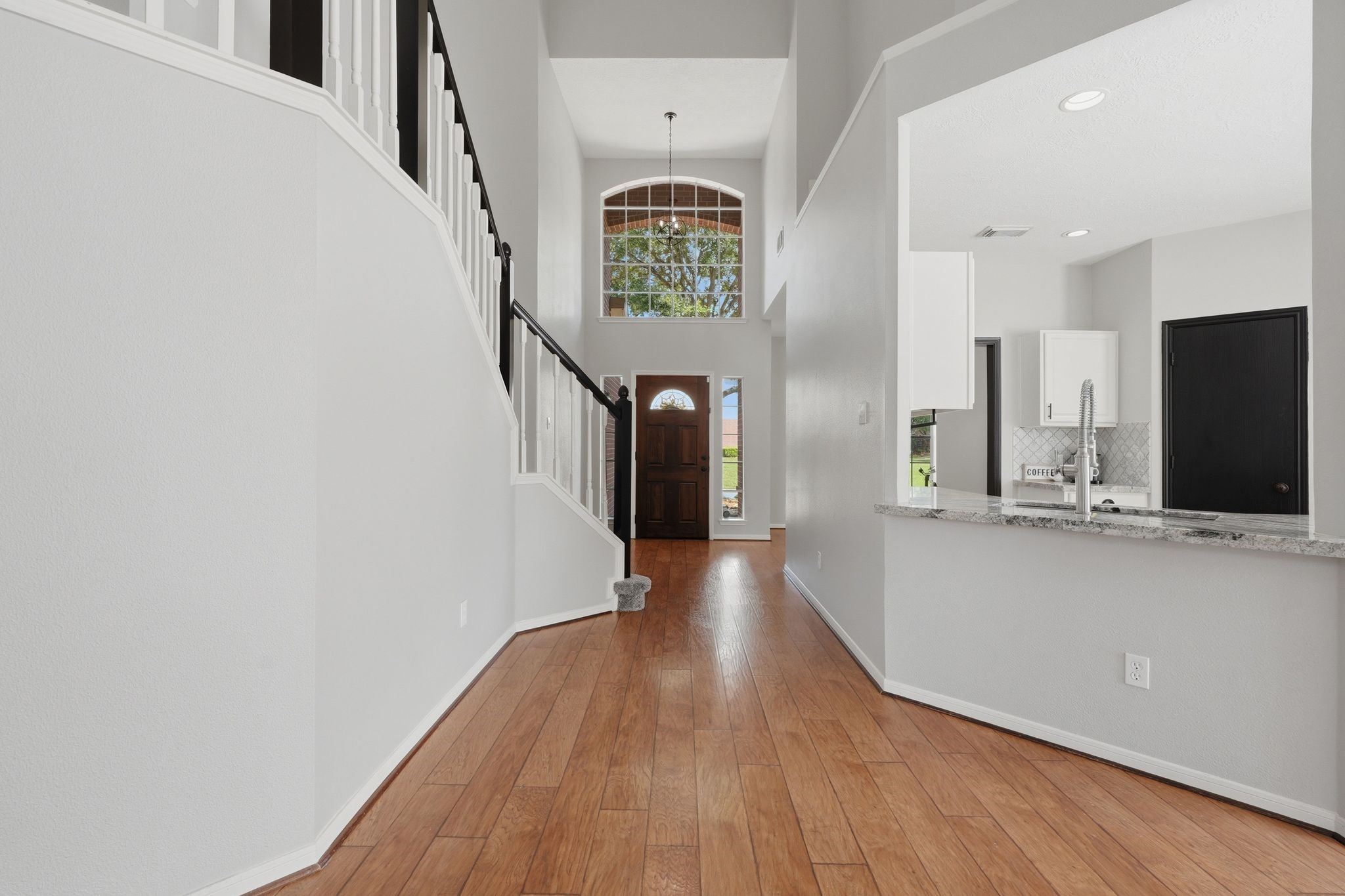 2607 Holly Walk Lane Property Photo 15