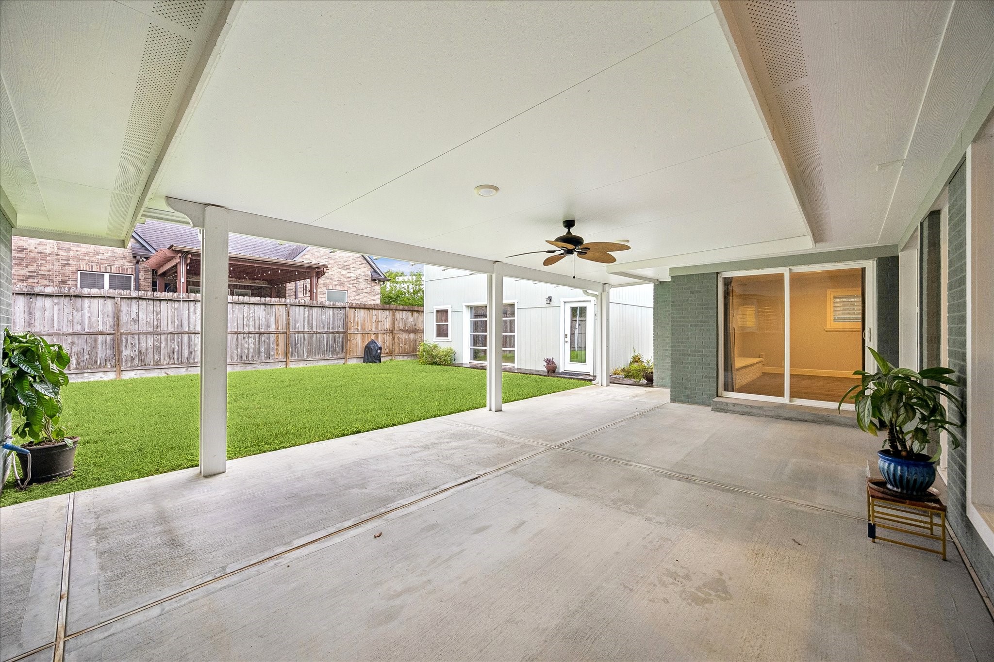 1413 Waseca Street Property Photo 5