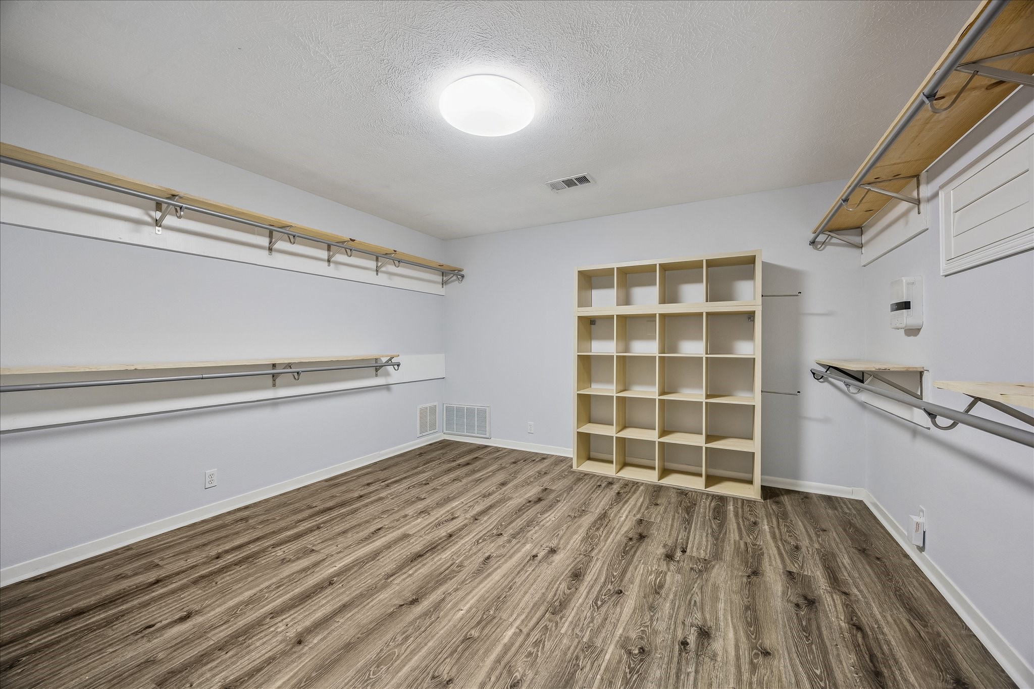1413 Waseca Street Property Photo 14