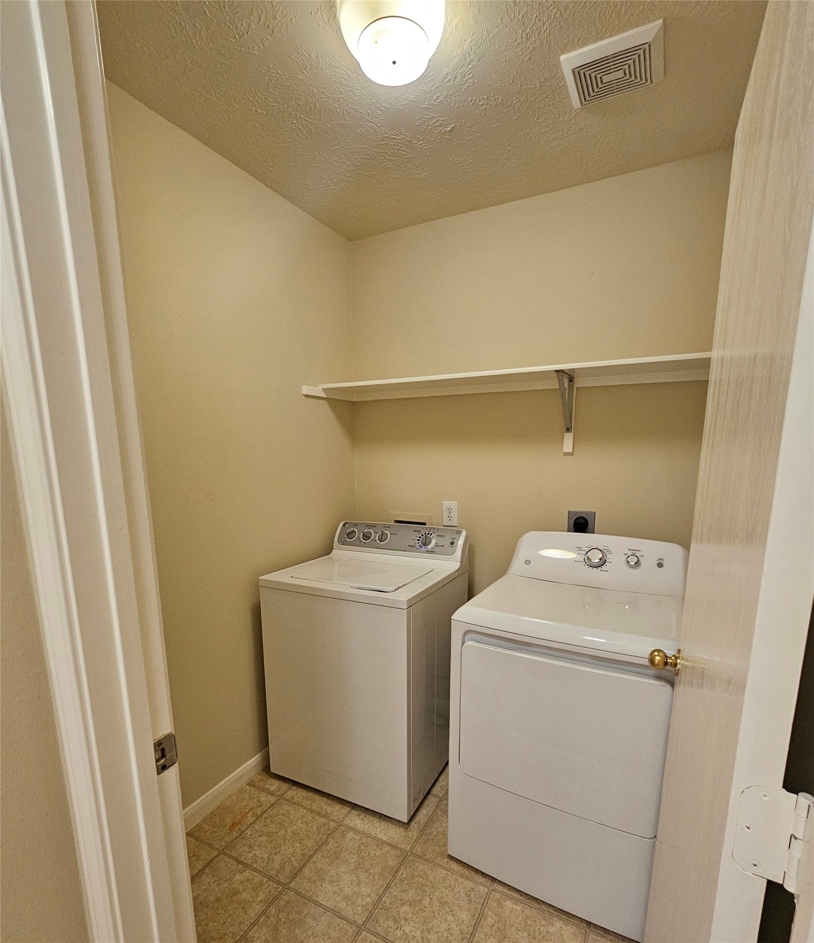 23127 N Waterlake Property Photo 7