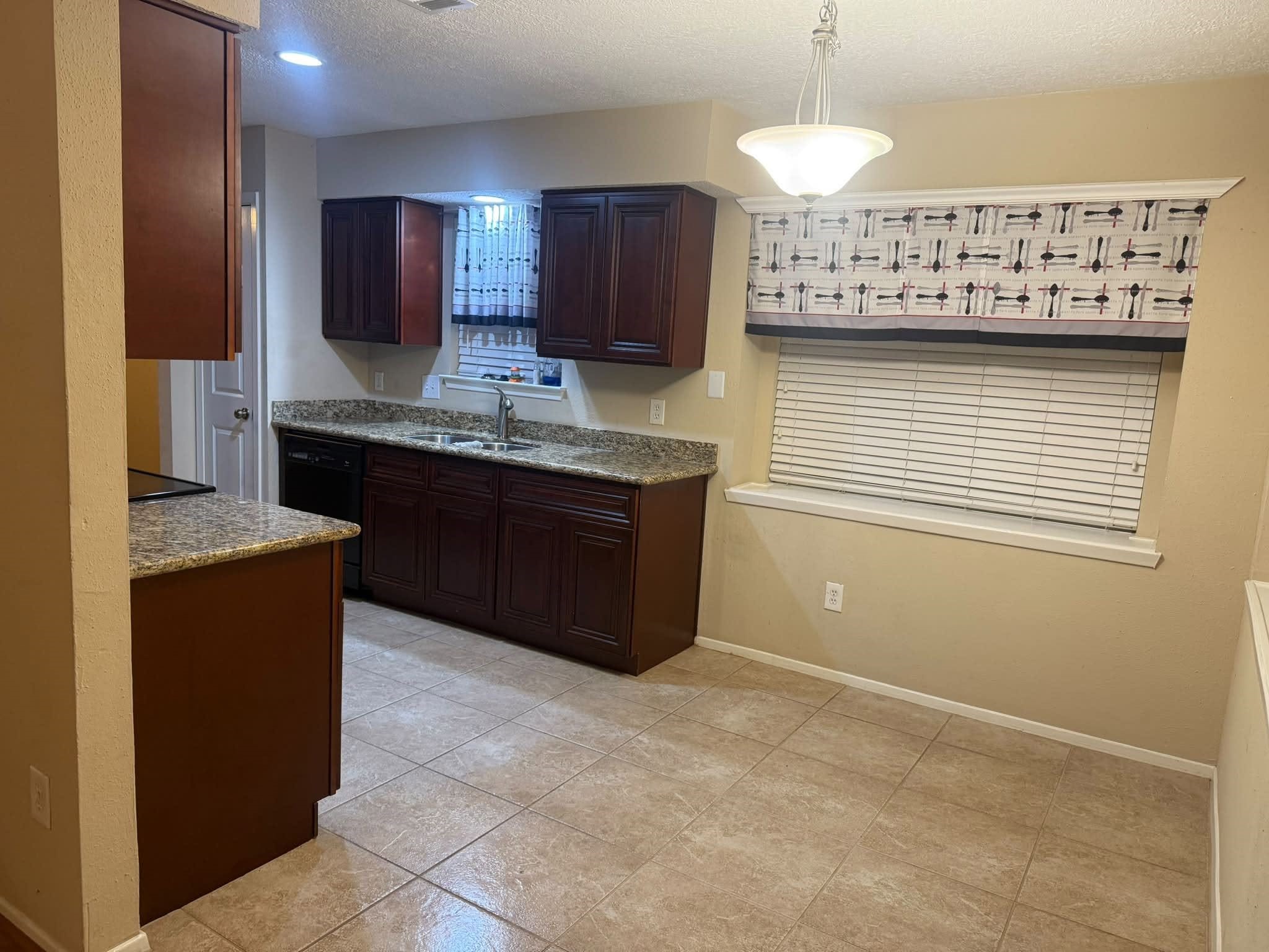 9415 Kilrenny Drive Property Photo 6