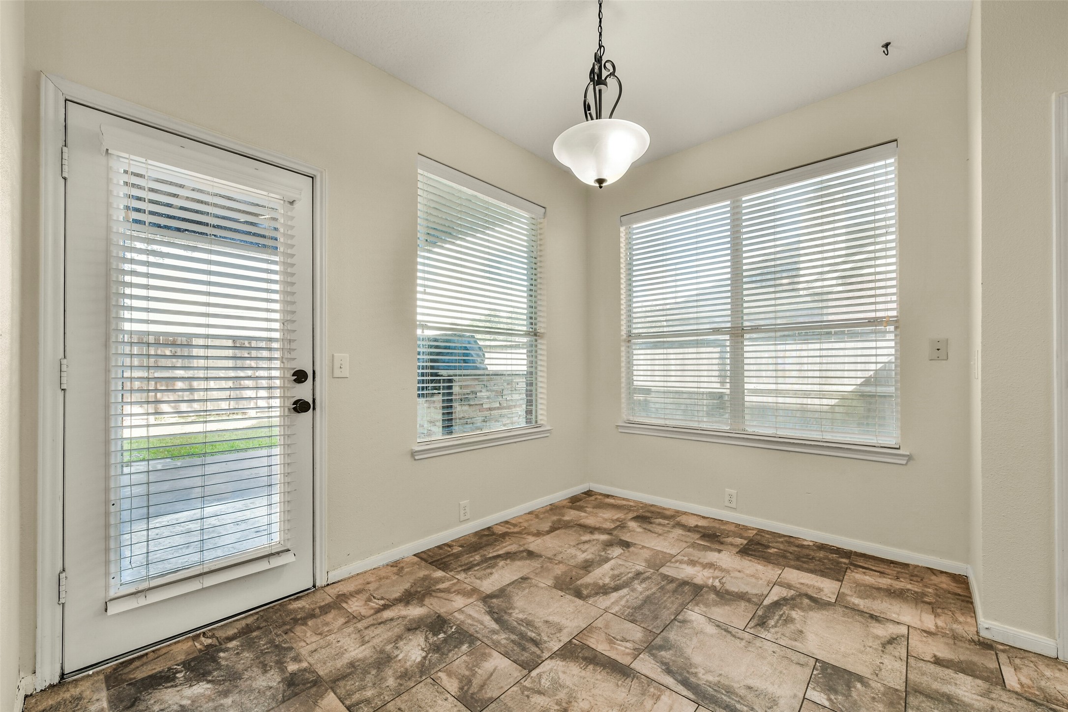 2712 Sunnyside Lane Property Photo 13