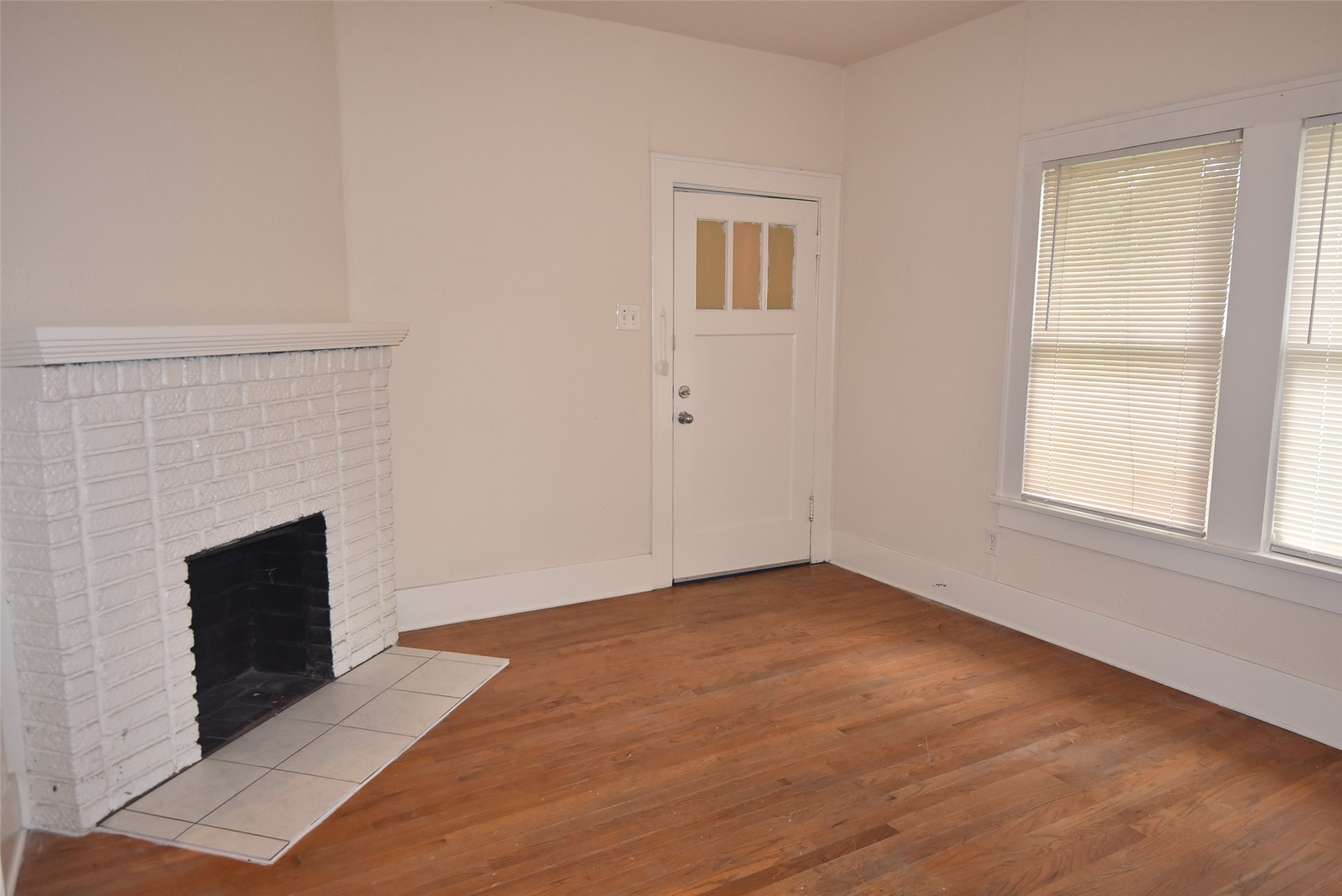 4618 Clay Street 2 Property Photo 4