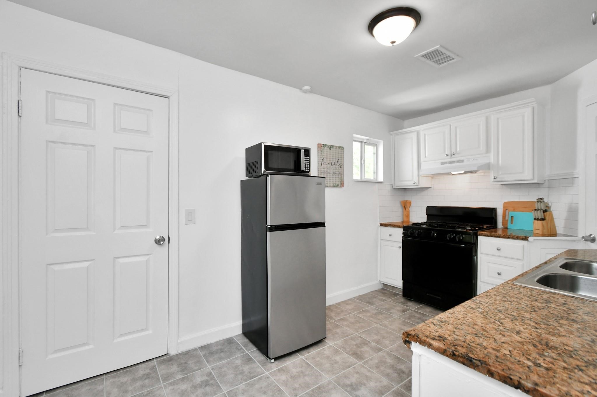 3401 Nathaniel Brown Street Property Photo 17