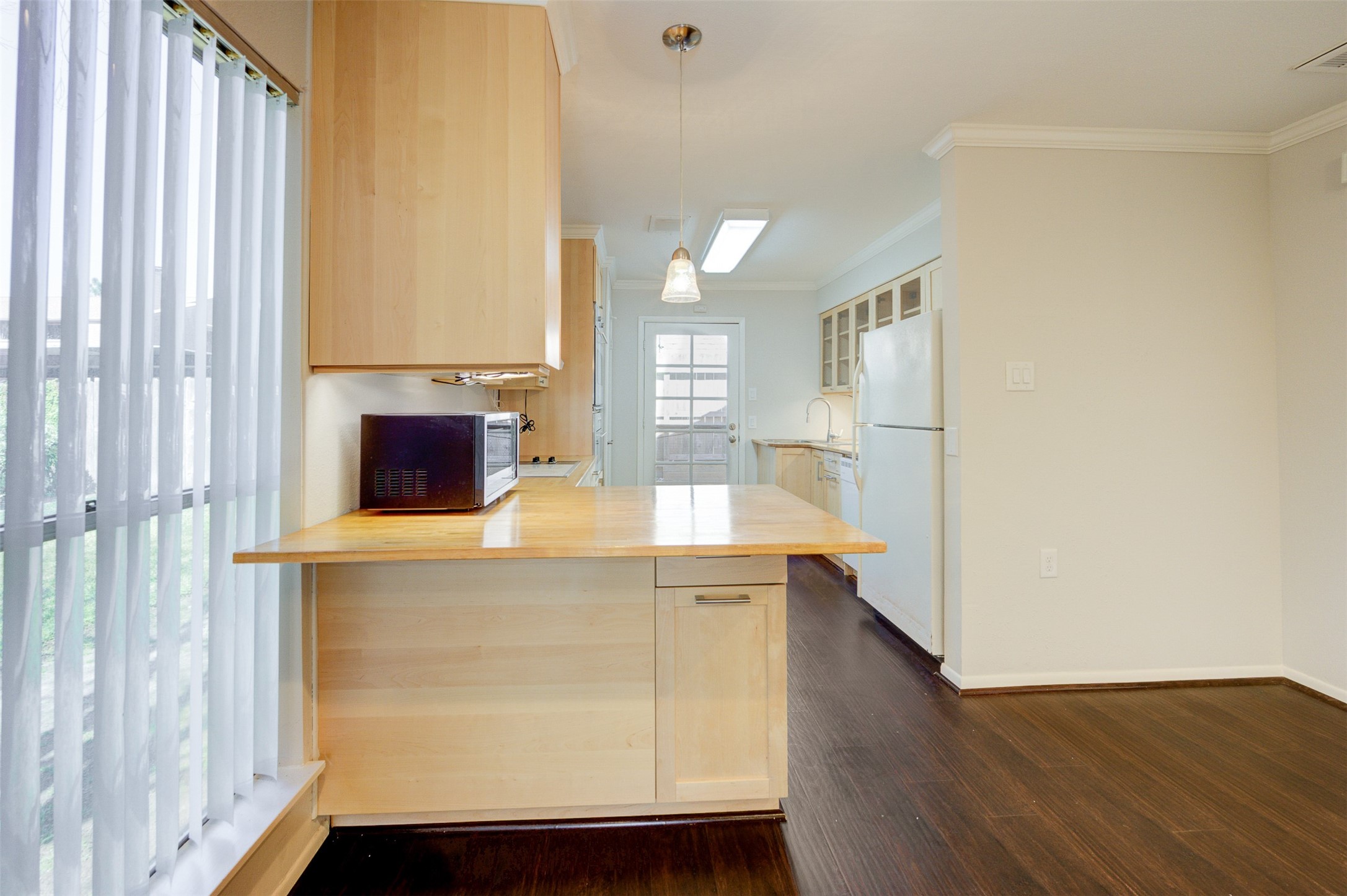1917 Augusta Drive 18 Property Photo 3