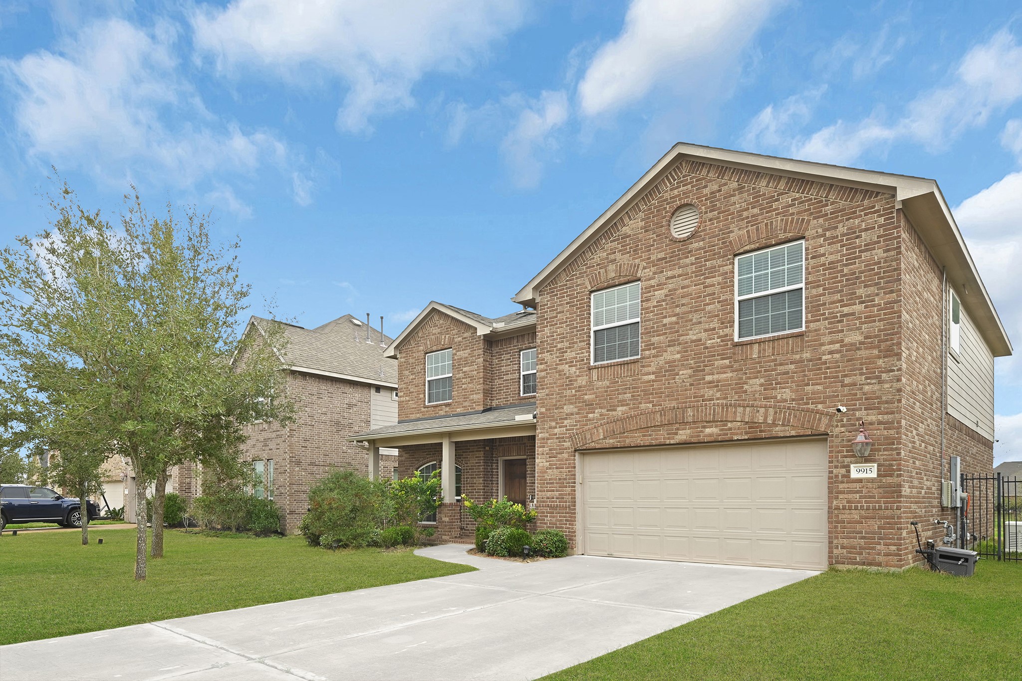 9915 Bezeled Circle Lane Property Photo 1
