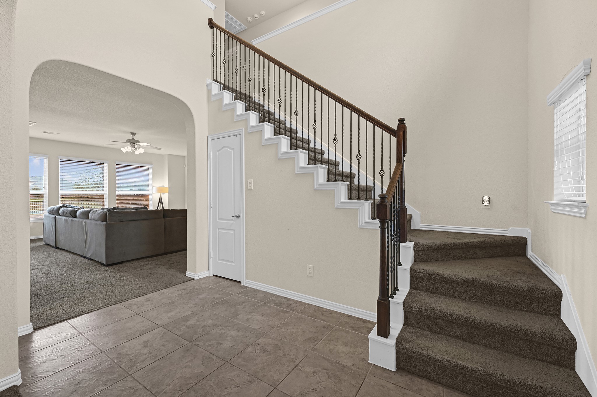9915 Bezeled Circle Lane Property Photo 6