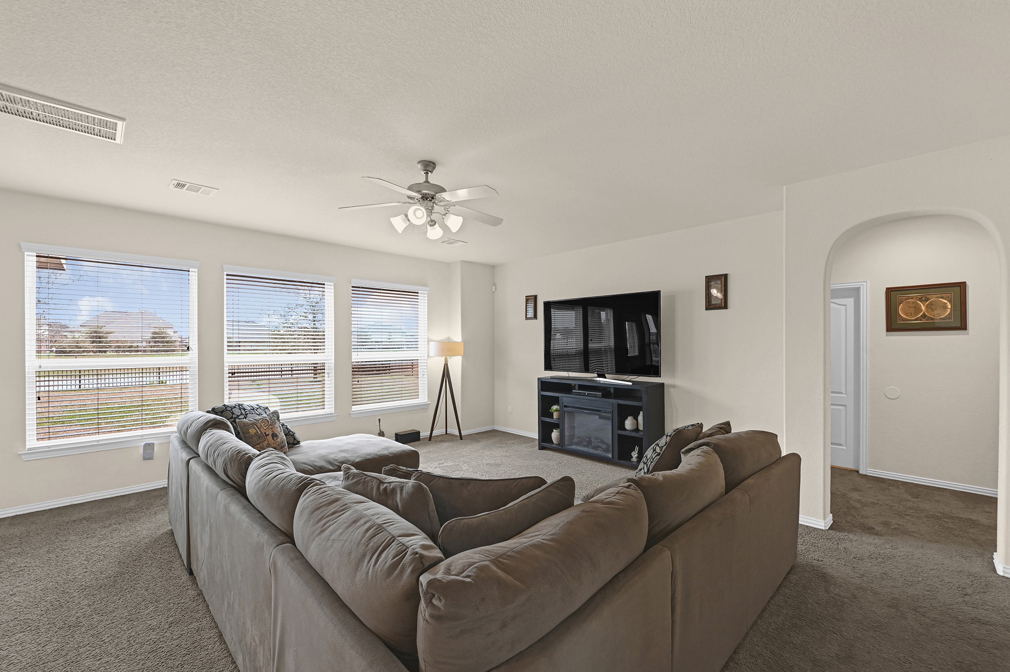 9915 Bezeled Circle Lane Property Photo 7