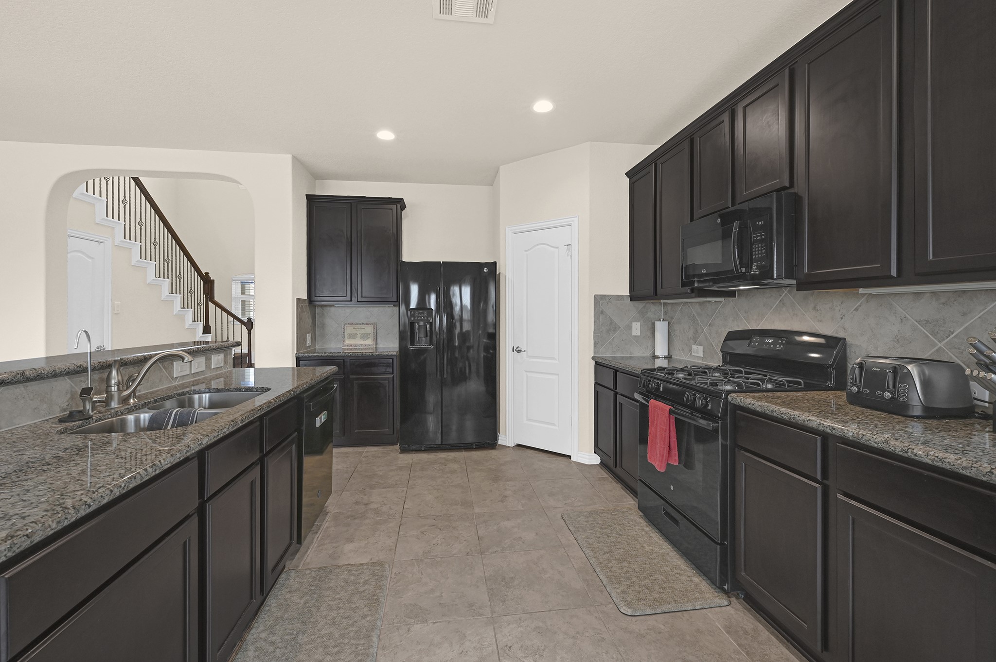 9915 Bezeled Circle Lane Property Photo 8
