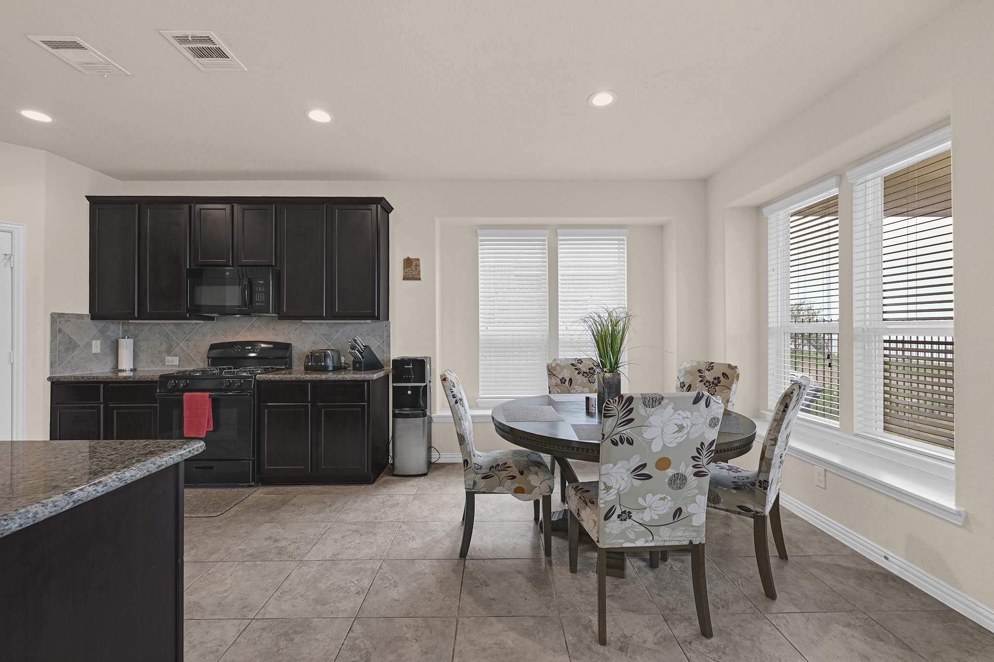 9915 Bezeled Circle Lane Property Photo 9