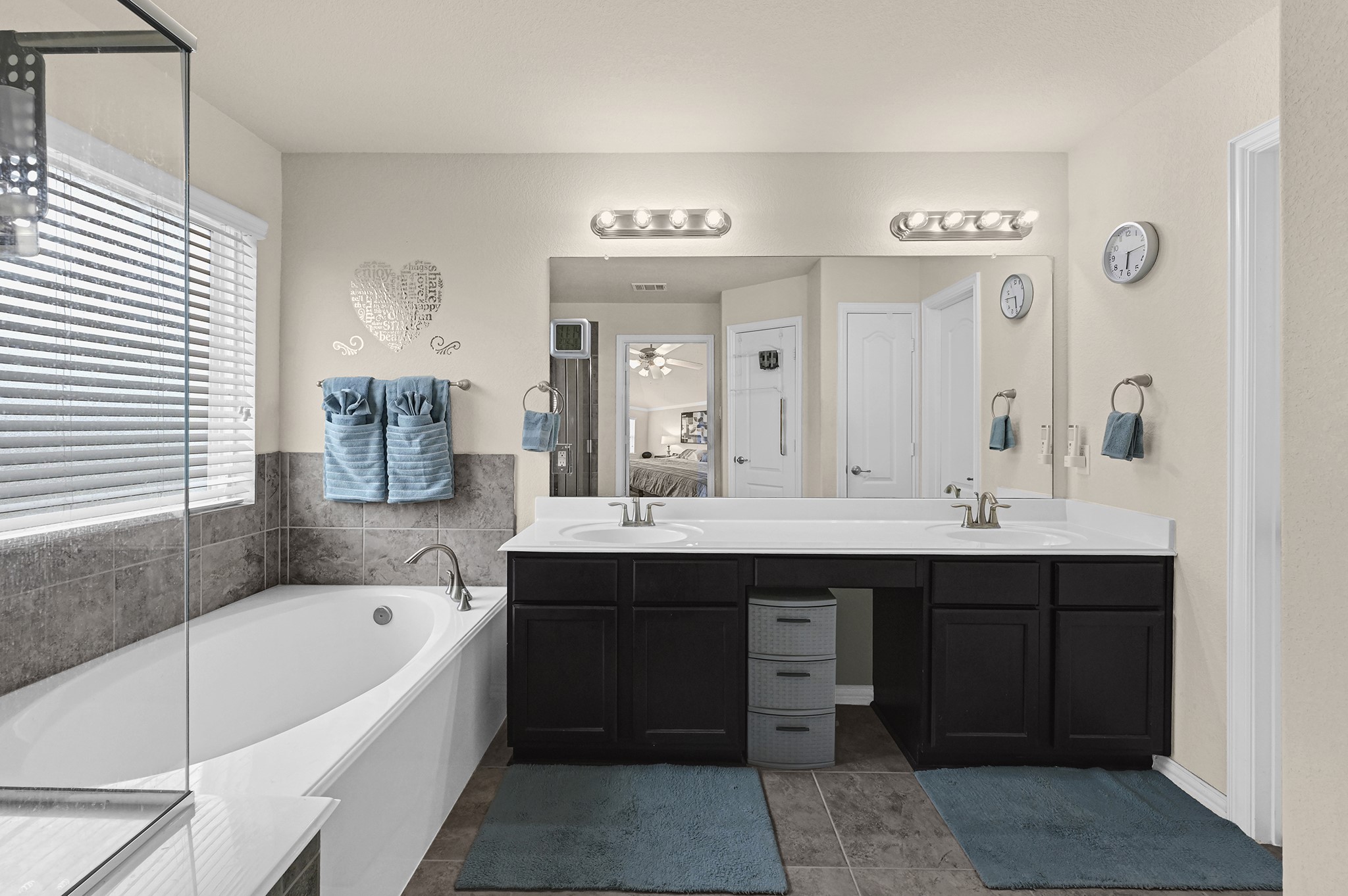 9915 Bezeled Circle Lane Property Photo 14
