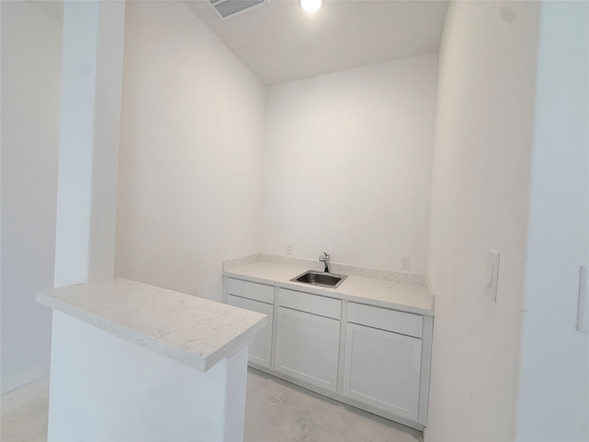 4785 Bakers Landing Drive Property Photo 5