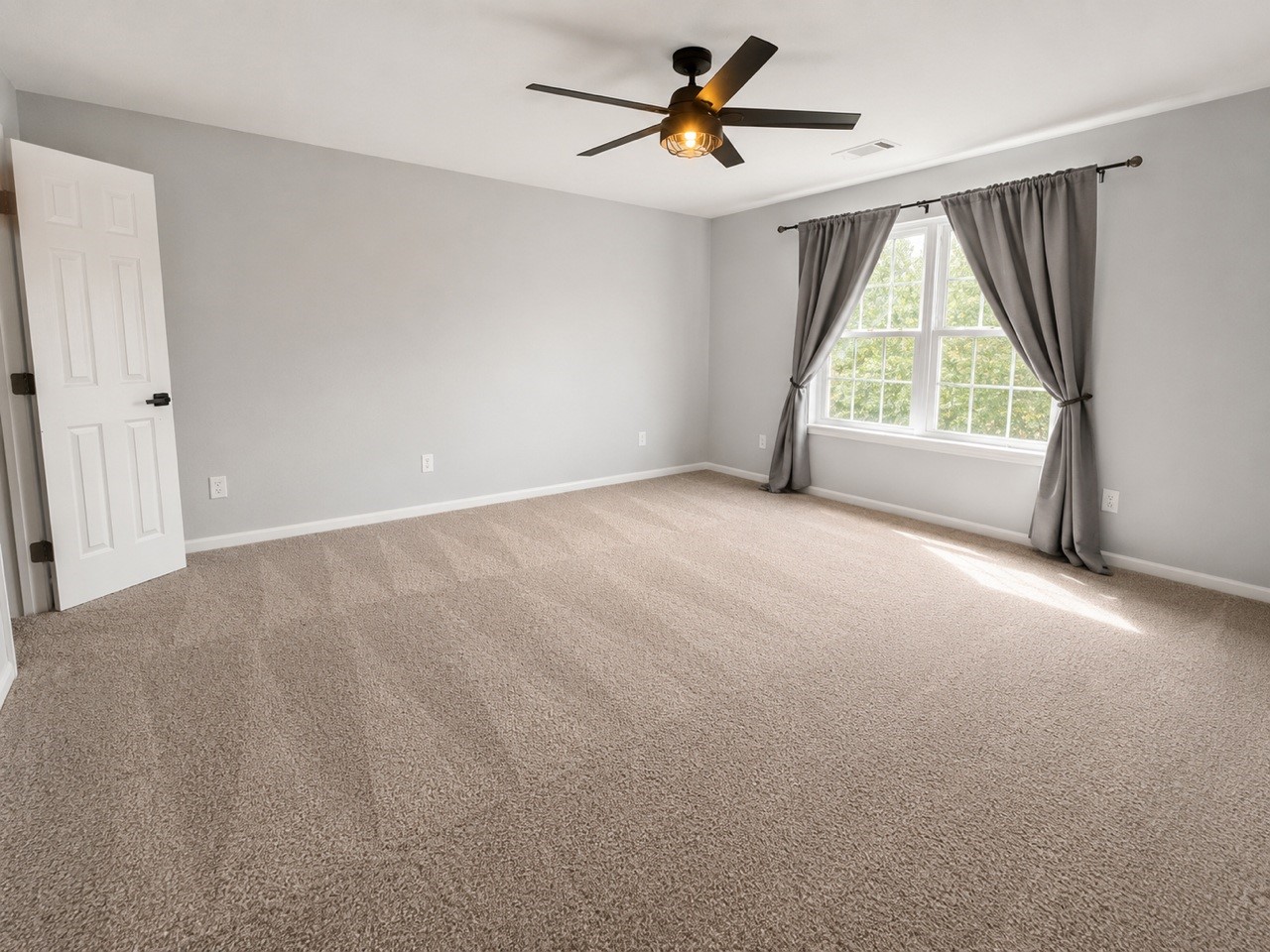 34 Steep Trail Place Property Photo 6