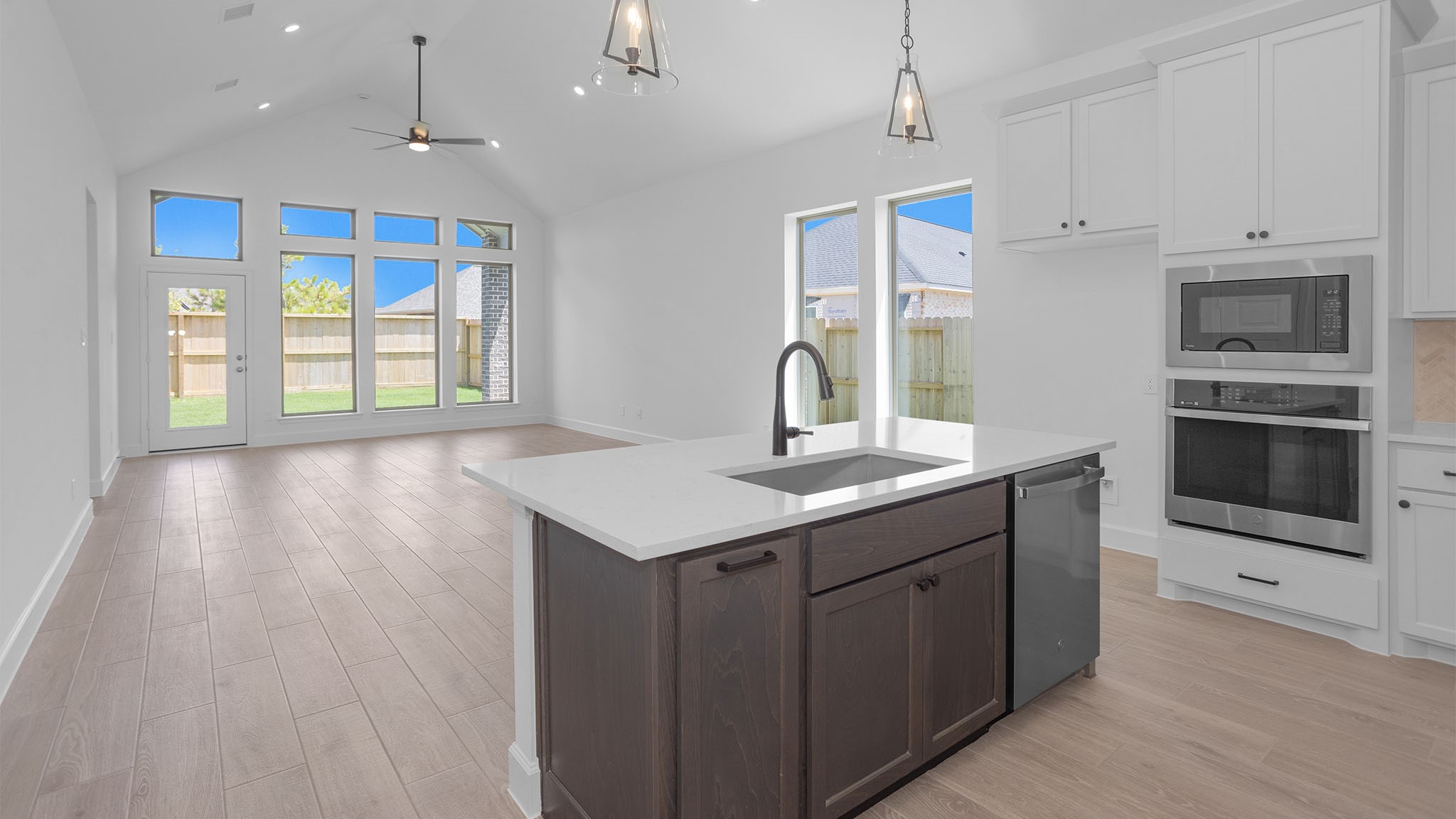 30918 Breezy Way Property Photo 3