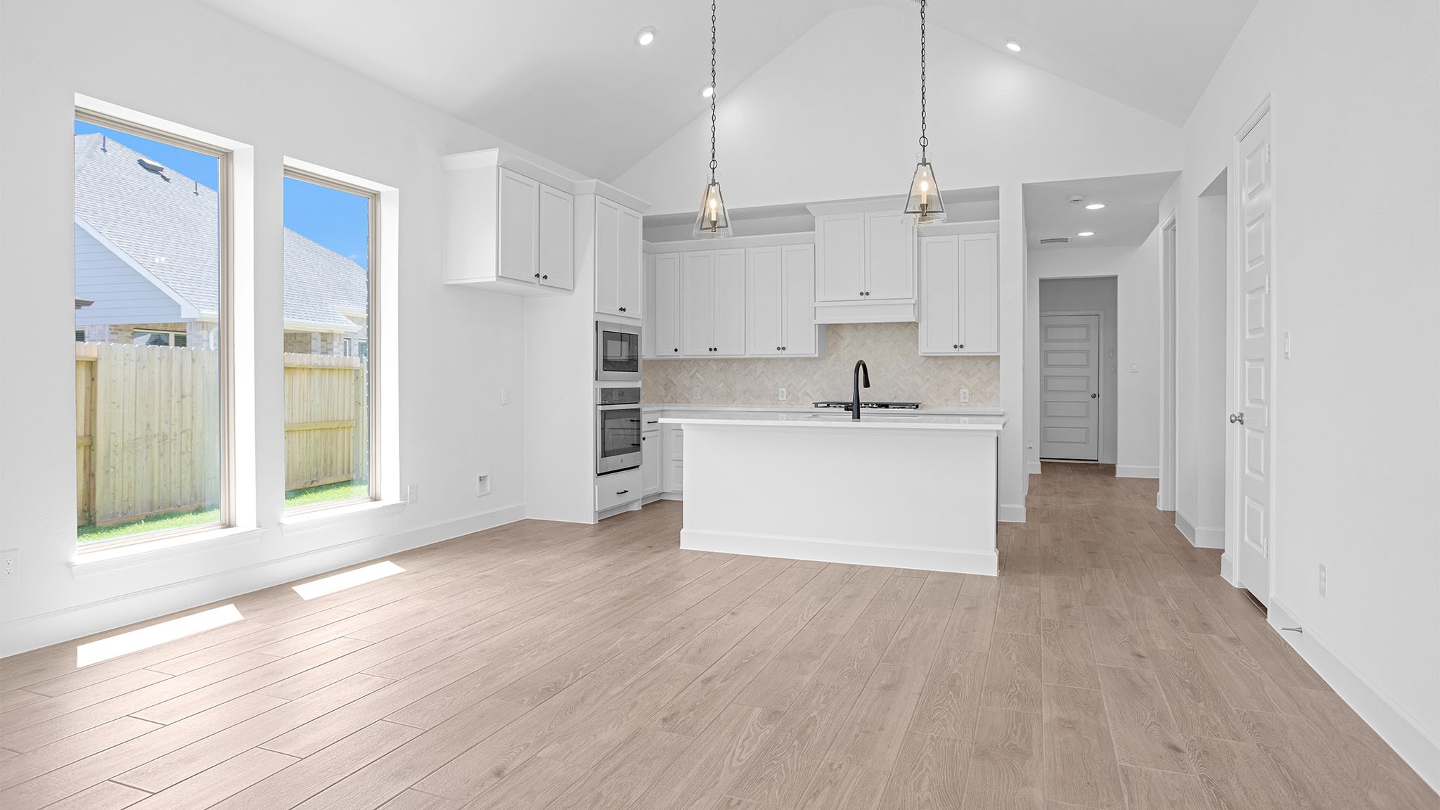 30918 Breezy Way Property Photo 6