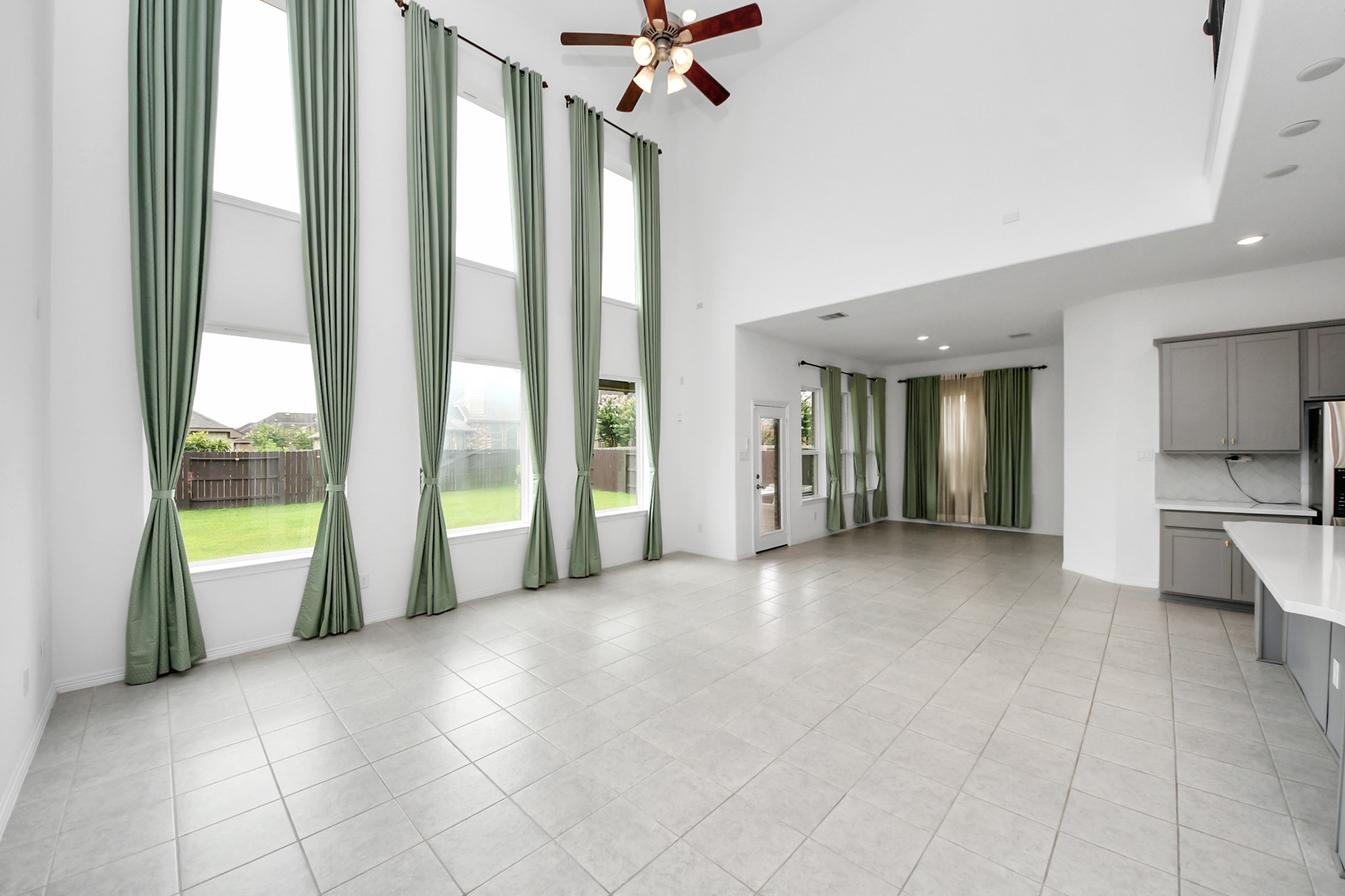 2210 Captain Davis Drive Property Photo 5