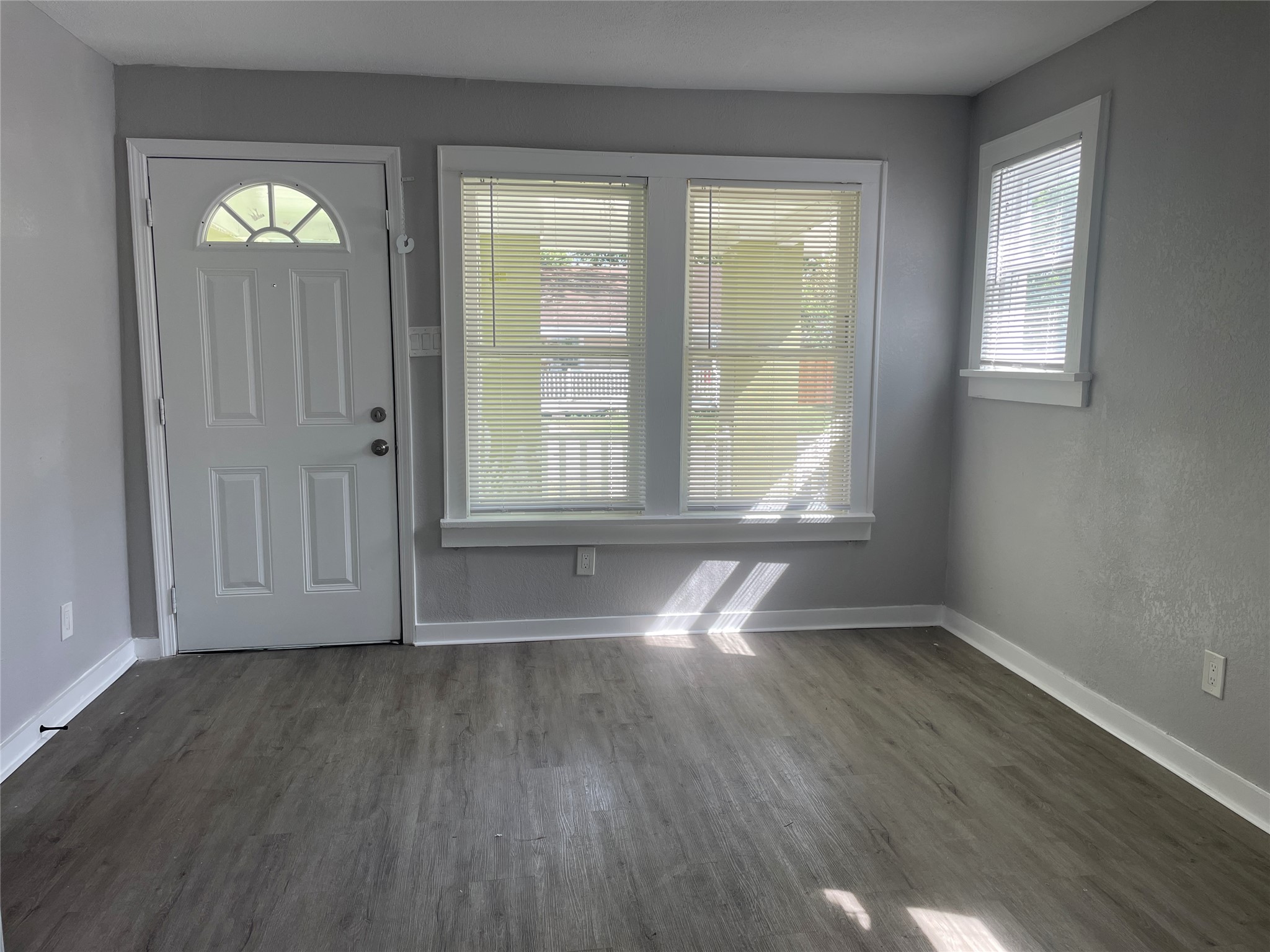 904 Fields Street Property Photo 2