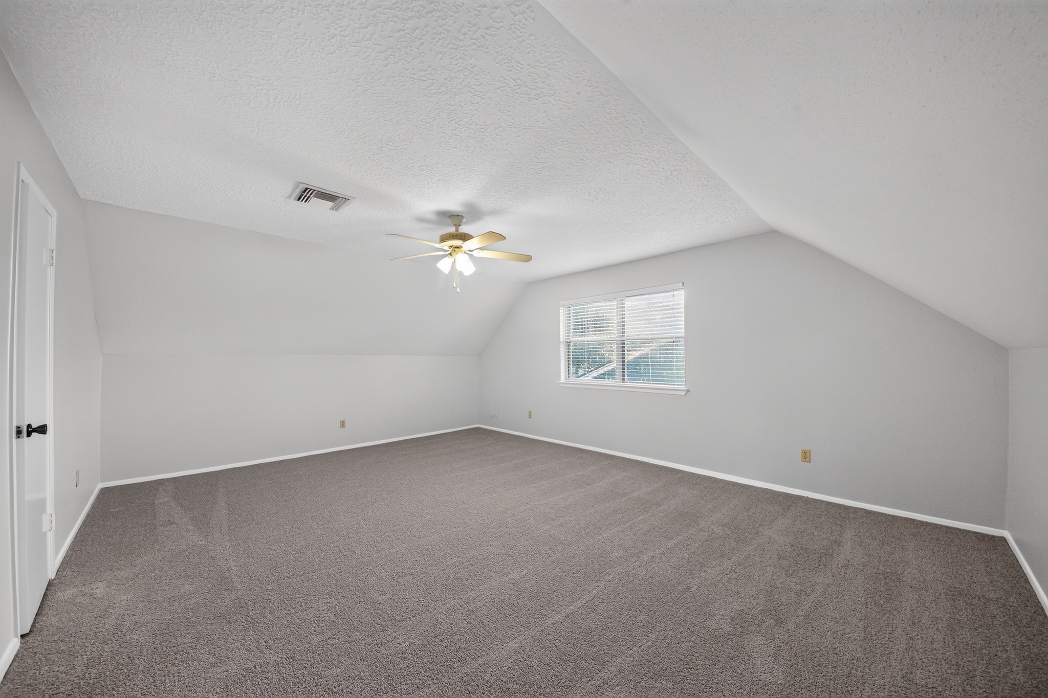 8330 Wind Forest Drive Property Photo 17