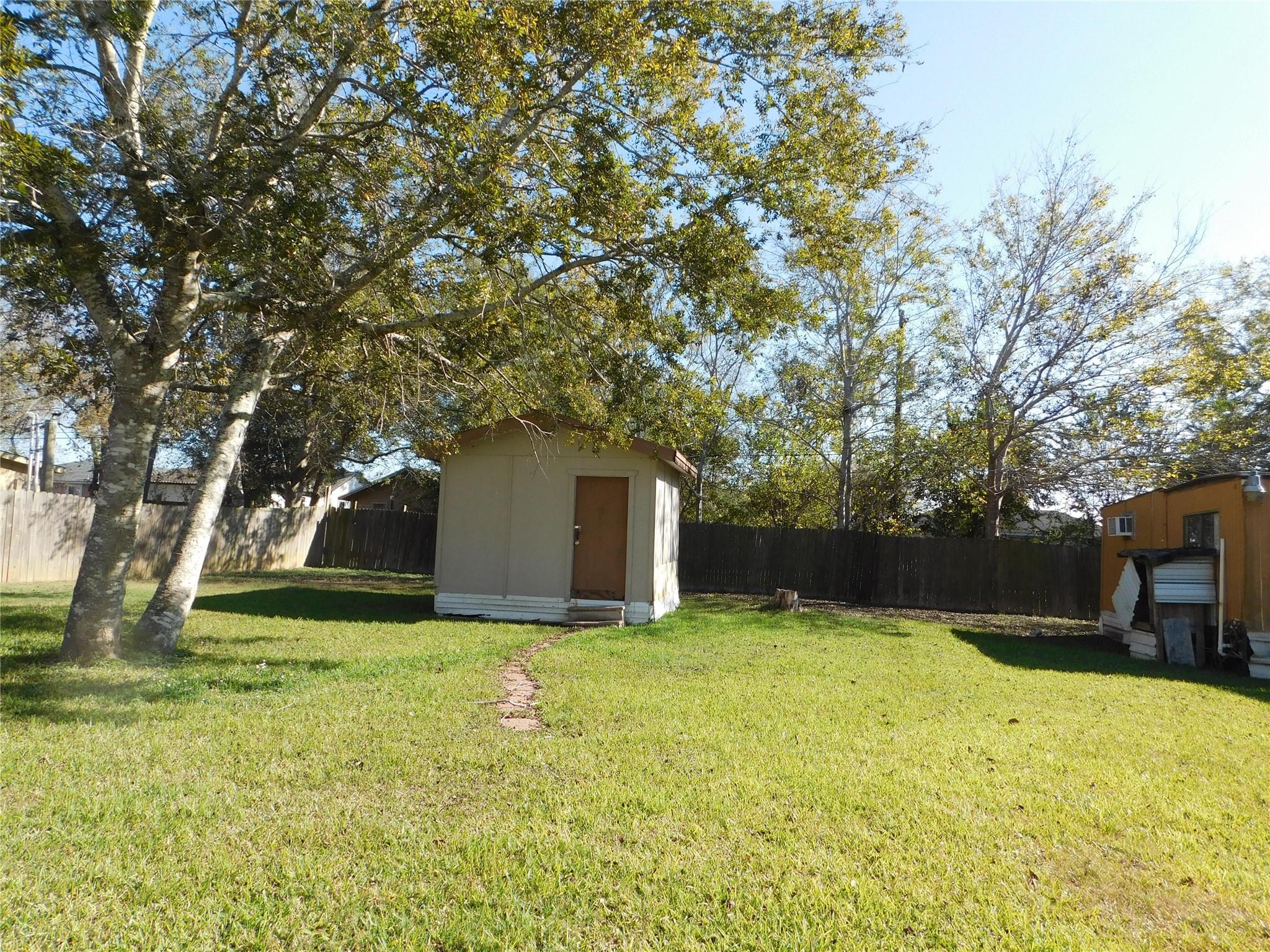 13203 Highway 59 Property Photo 25