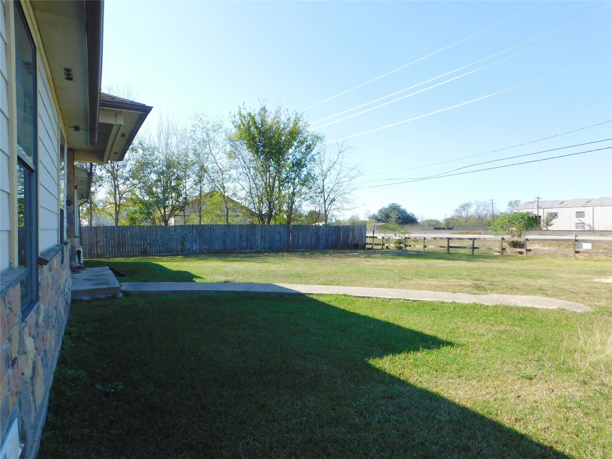 13203 Highway 59 Property Photo 35