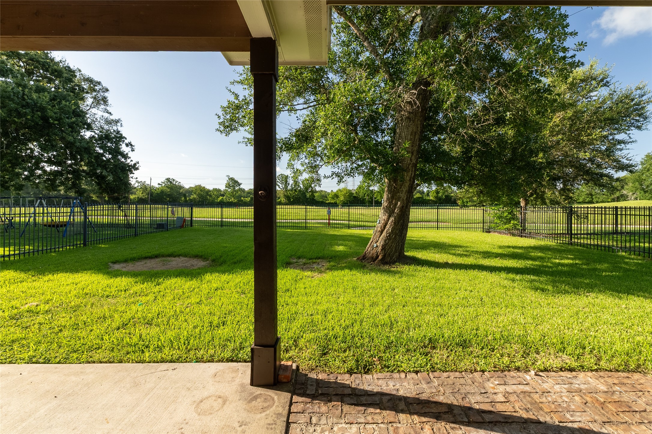 2506 Bay Hill Drive Property Photo 26