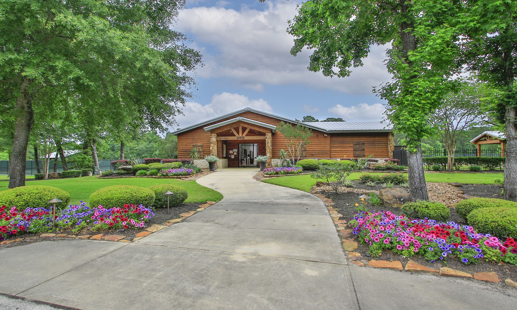 23506 Chisolm Trail Property Photo 46