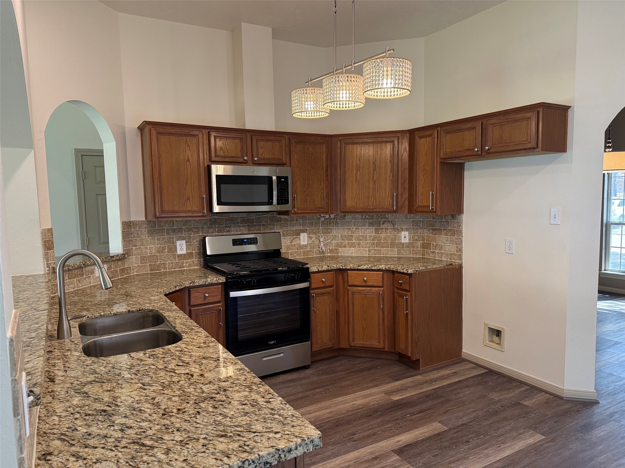 11922 Lois Lane Drive Property Photo 8