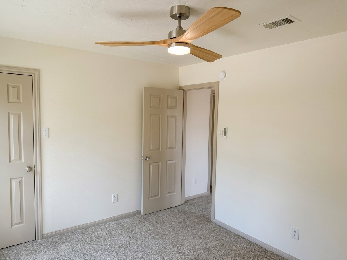 11922 Lois Lane Drive Property Photo 20