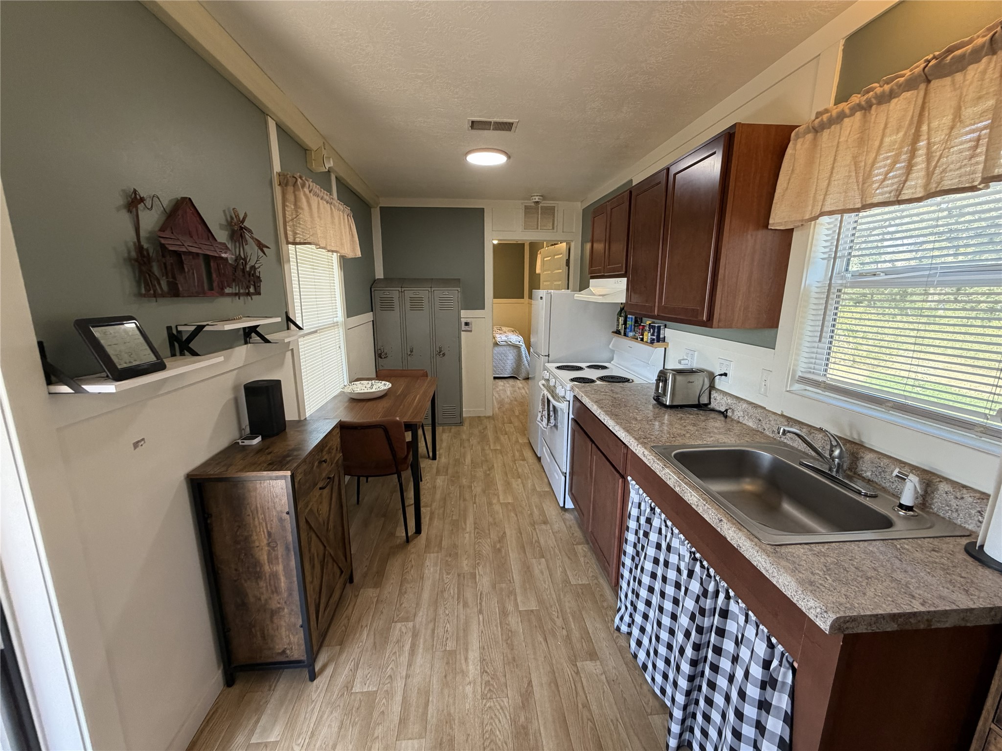 3655 County Road 430 Property Photo 3