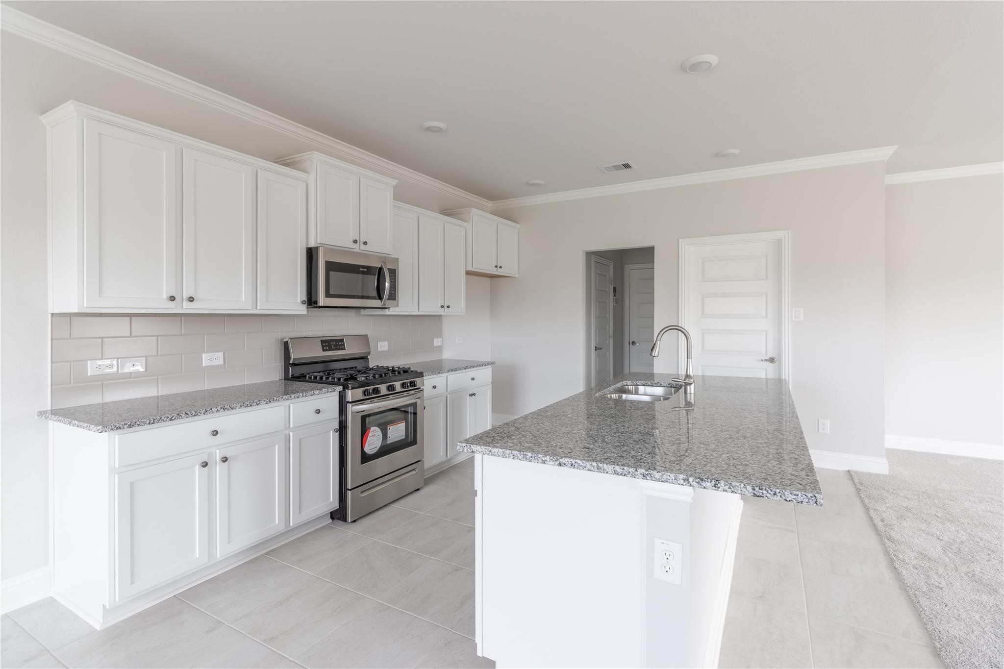 401 Sunray Lake Lane Property Photo 12