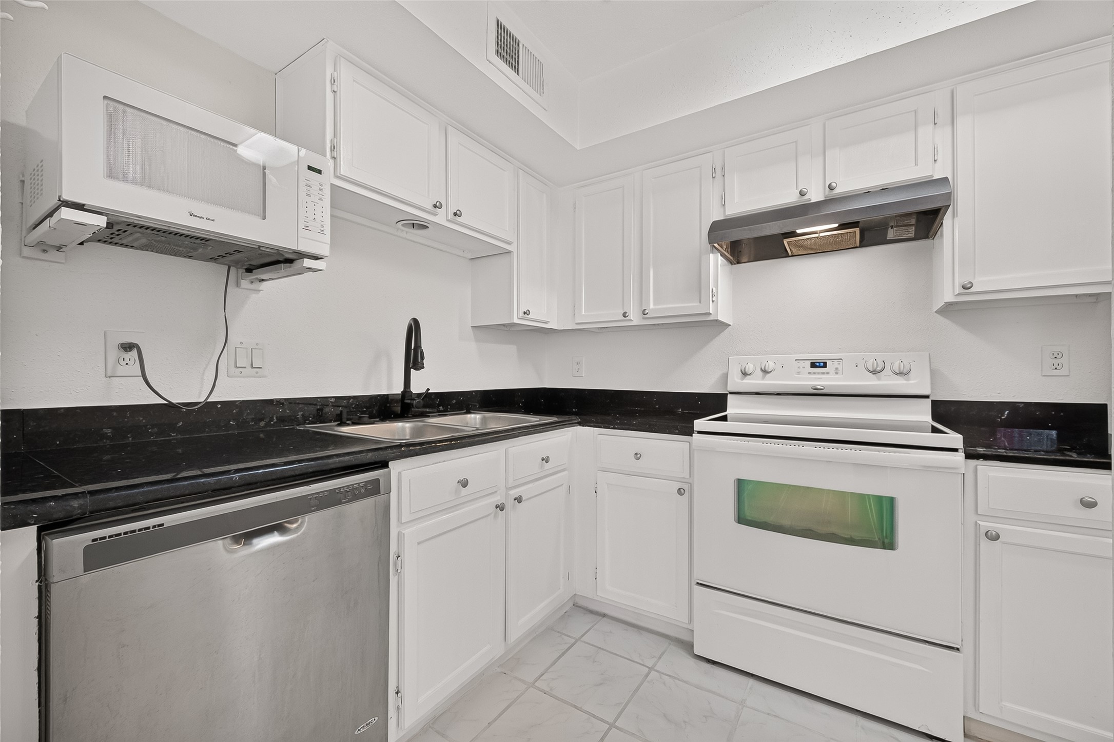 12327 Crest Lake Drive Property Photo 15