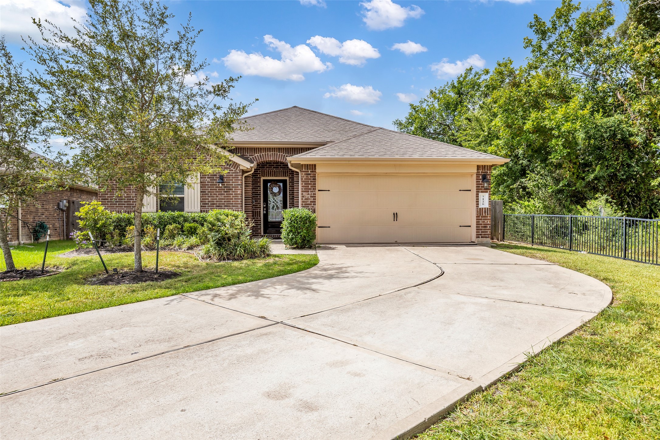 7126 Aliaga Creek Court Property Photo 1