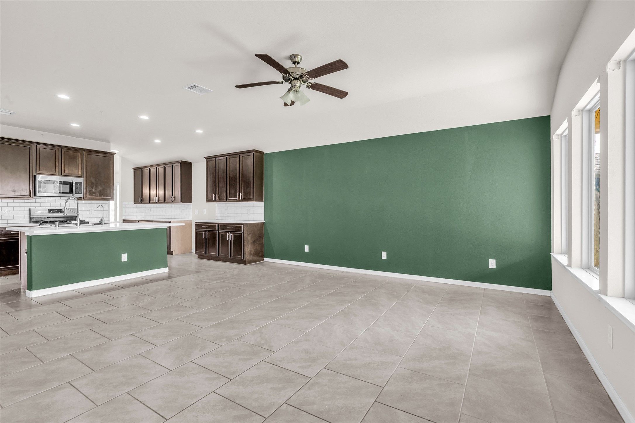 7126 Aliaga Creek Court Property Photo 13