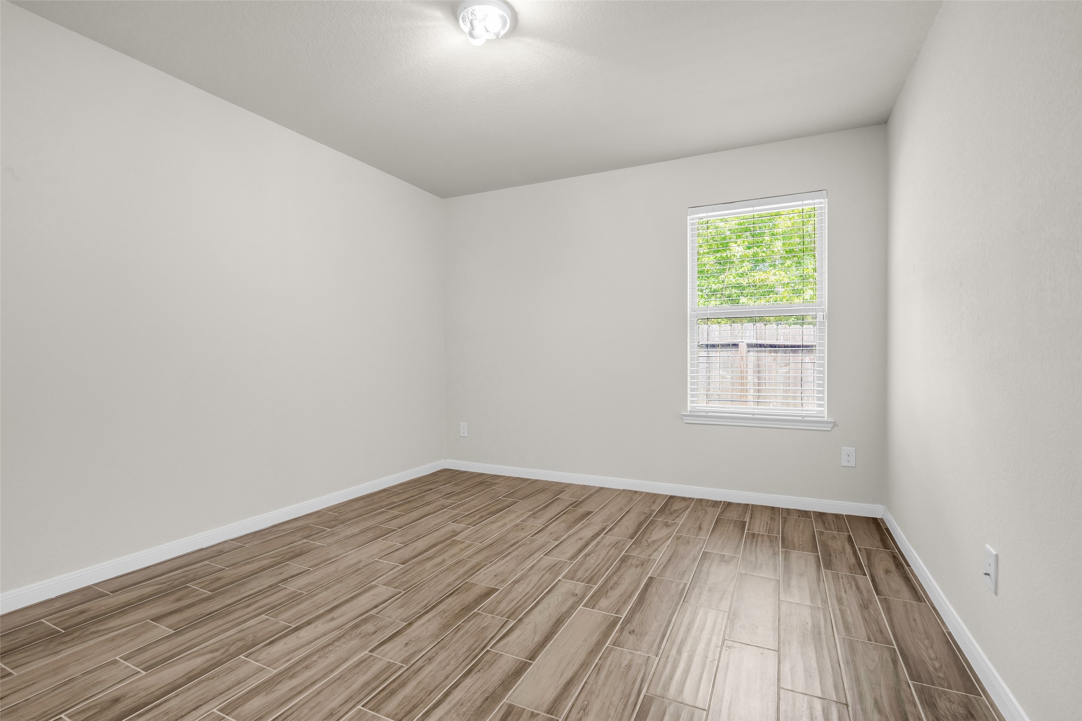 7126 Aliaga Creek Court Property Photo 19