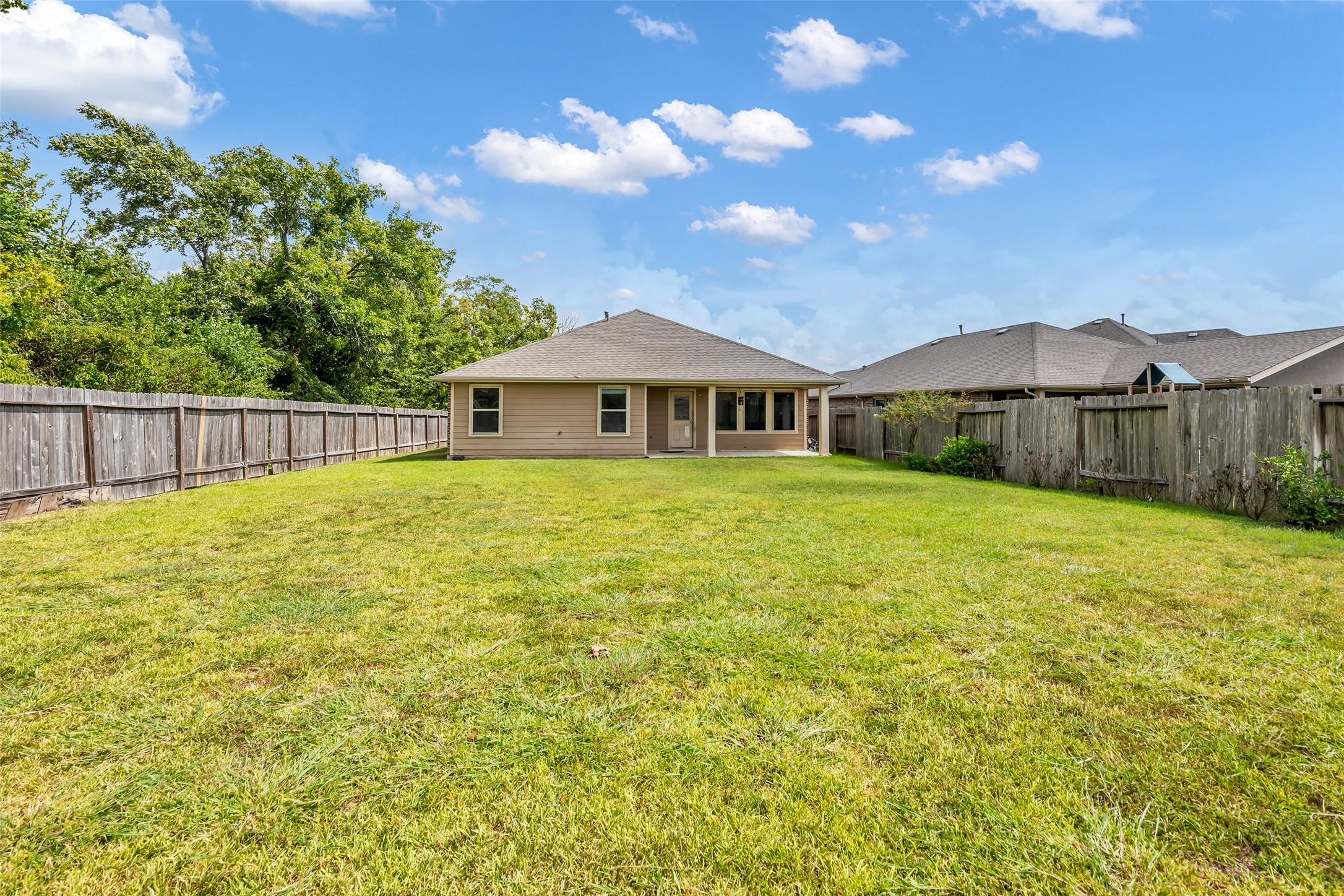 7126 Aliaga Creek Court Property Photo 24
