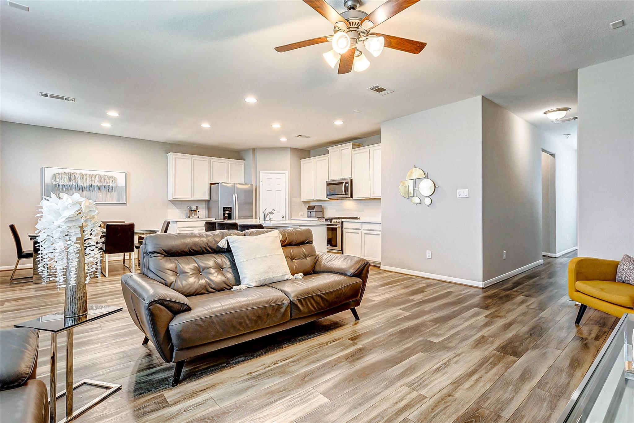 2110 Falcon Brook Drive, Katy Tx 77494 Property Photo 10