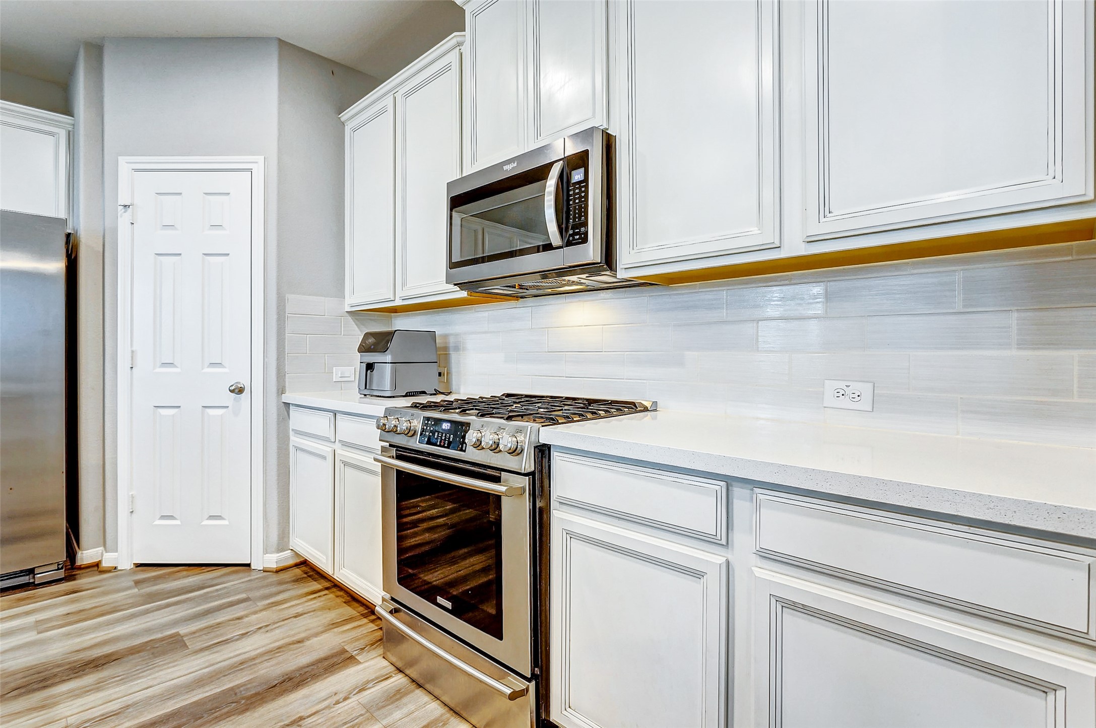 2110 Falcon Brook Drive Property Photo 16