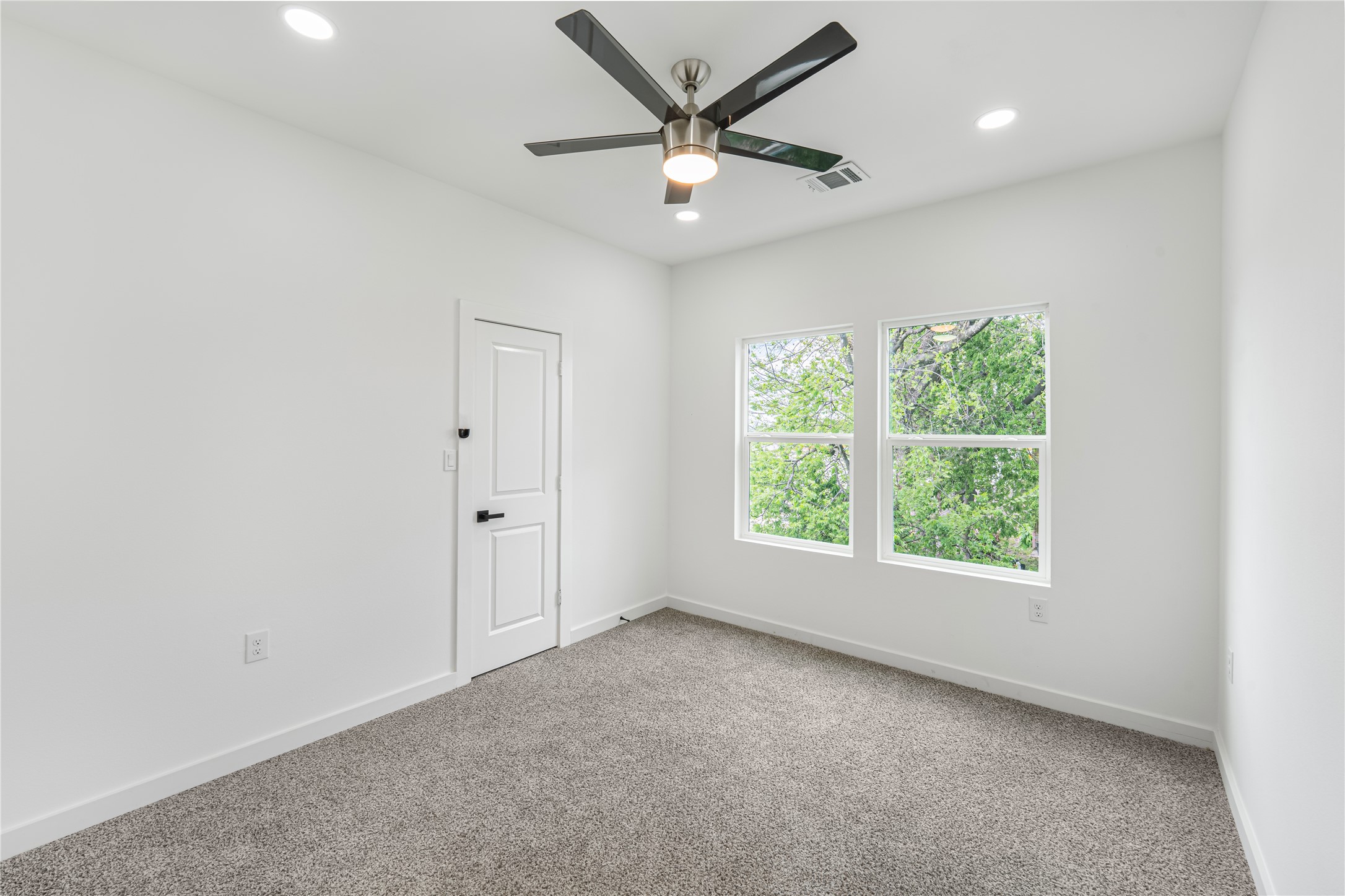 6809 Fairway Drive A Property Photo 14