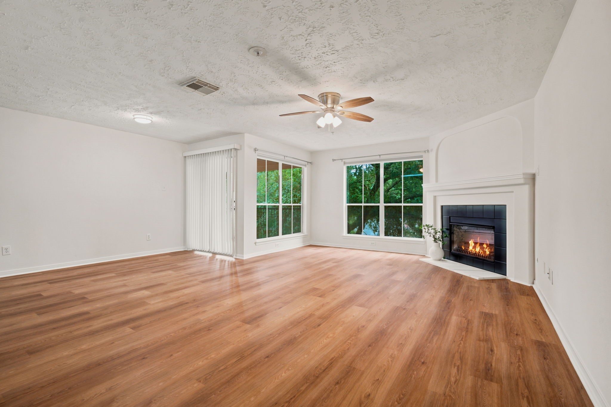 8051 Bay Branch Dr 222 Property Photo 3
