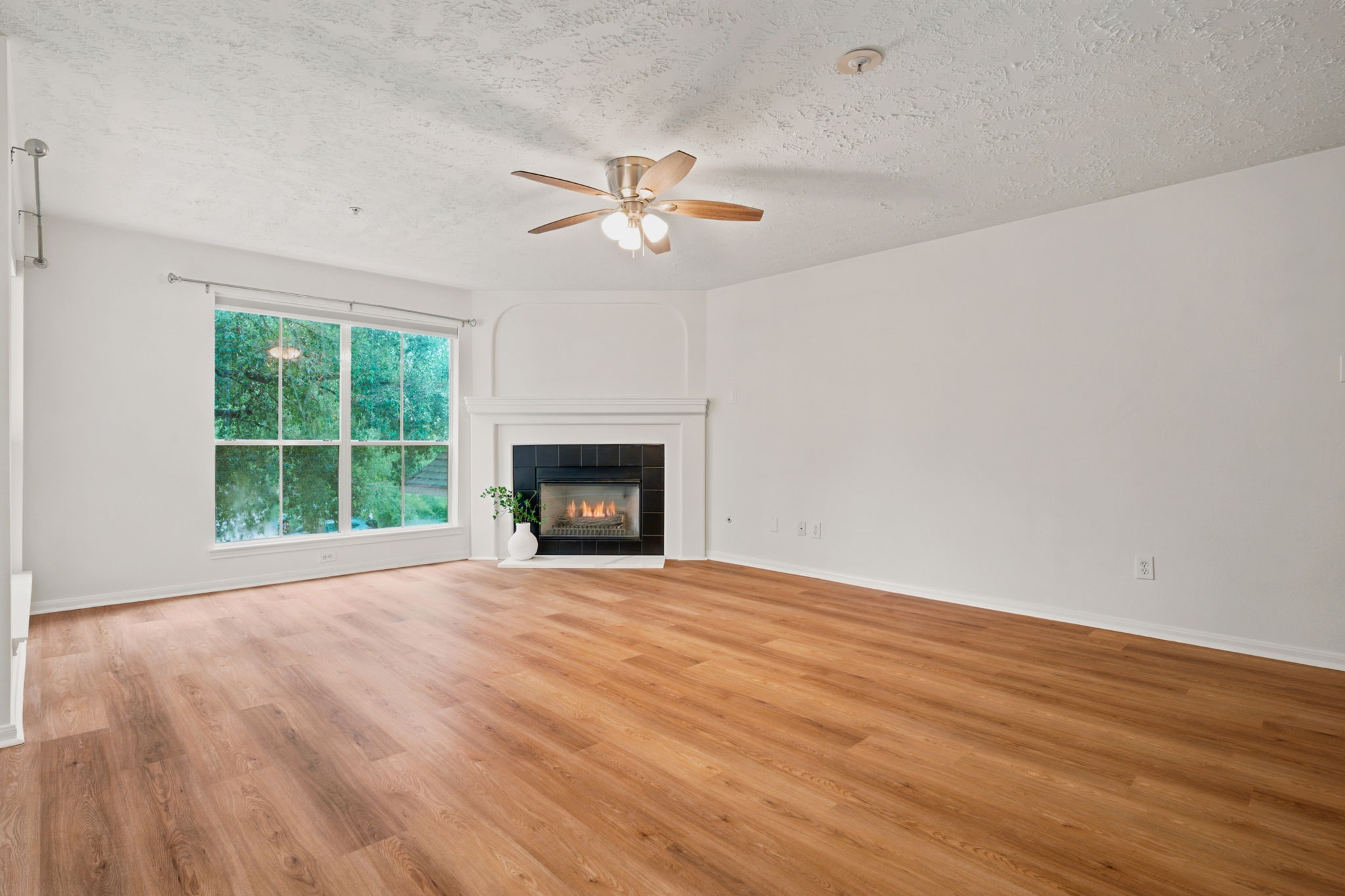 8051 Bay Branch Dr 222 Property Photo 4