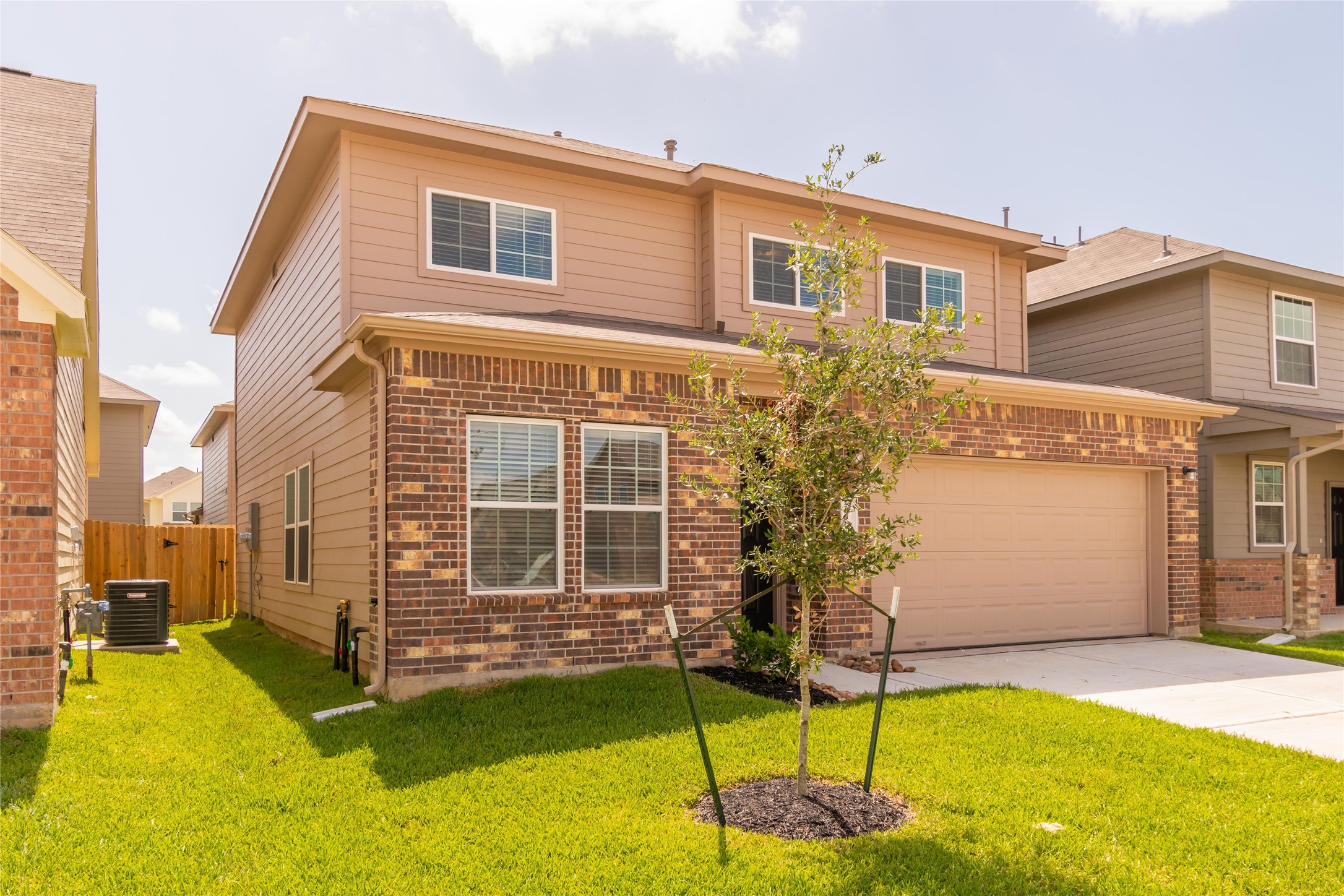 5618 Adelaide River Drive Property Photo 1
