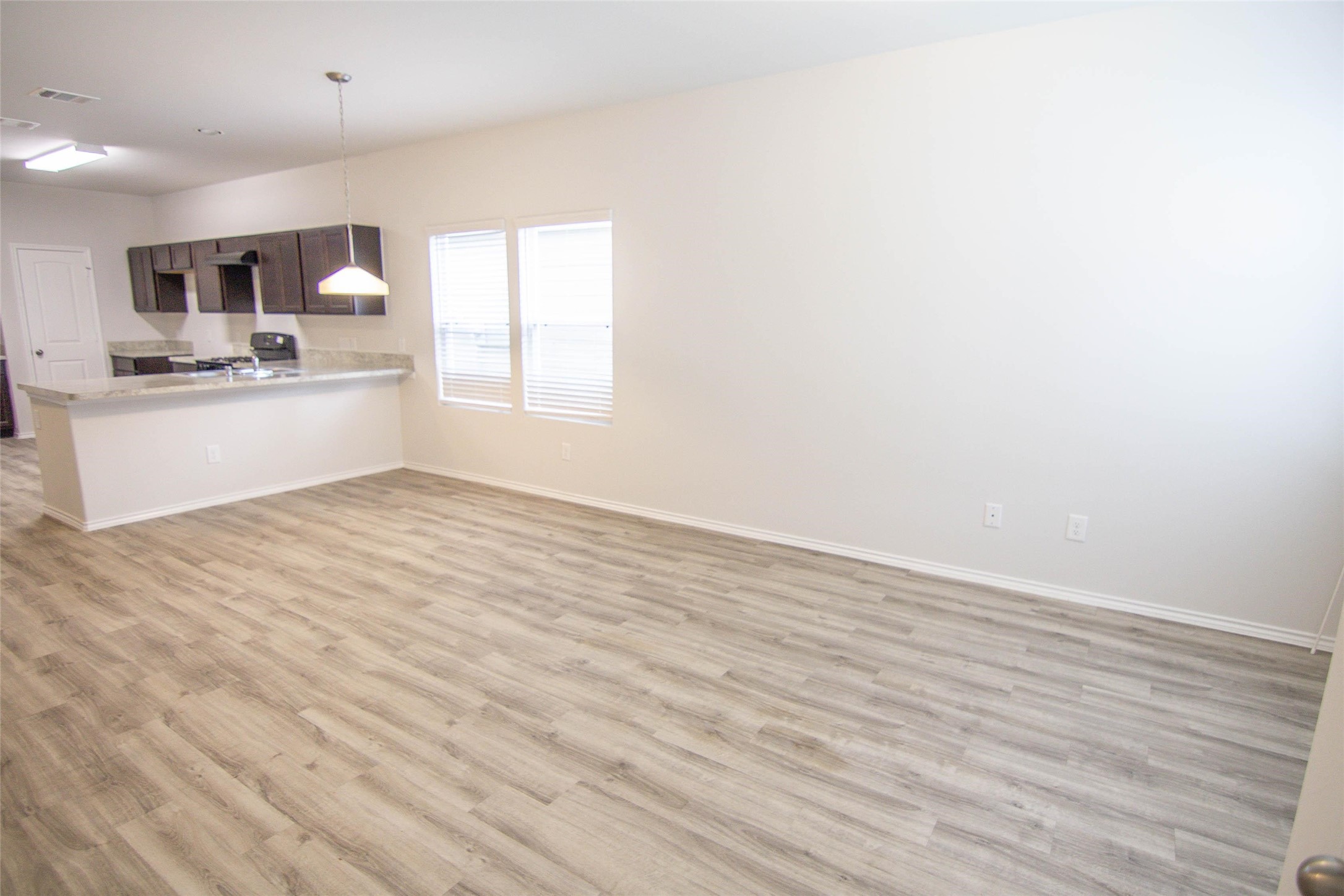 5618 Adelaide River Drive Property Photo 4