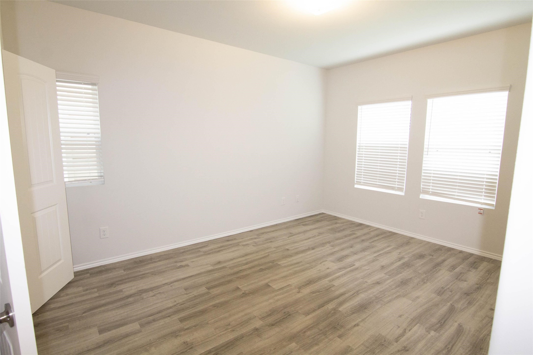 5618 Adelaide River Drive Property Photo 6