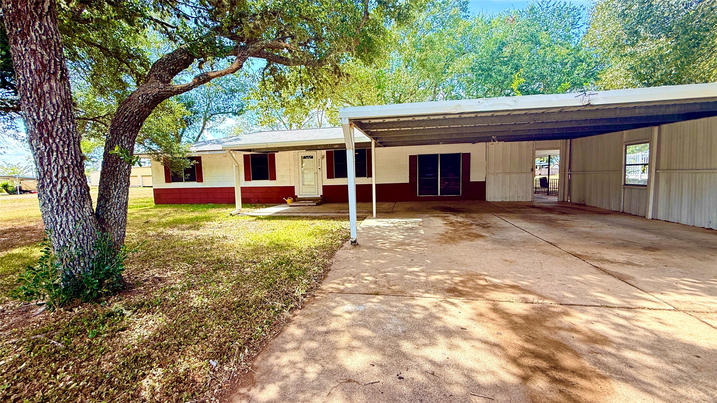 332 Henson Street Property Photo 2