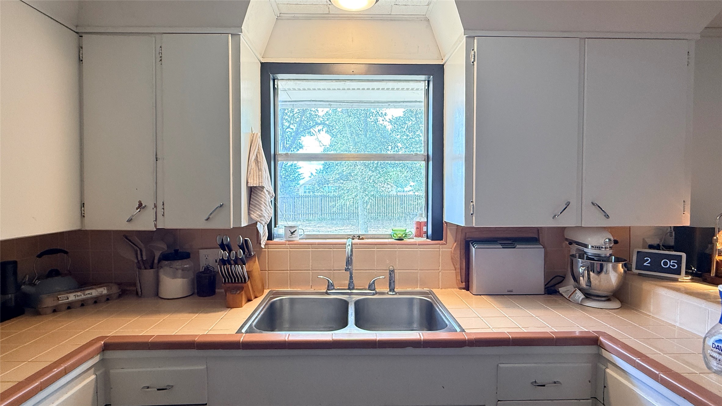 332 Henson Street Property Photo 7