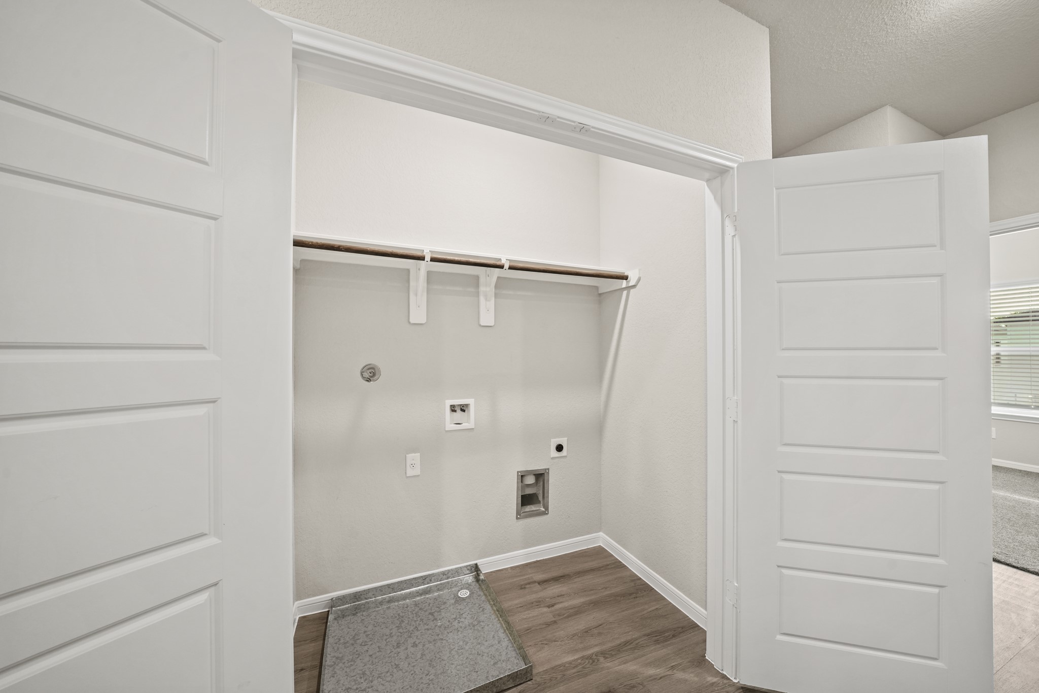 15008 Alkay Street Property Photo 6