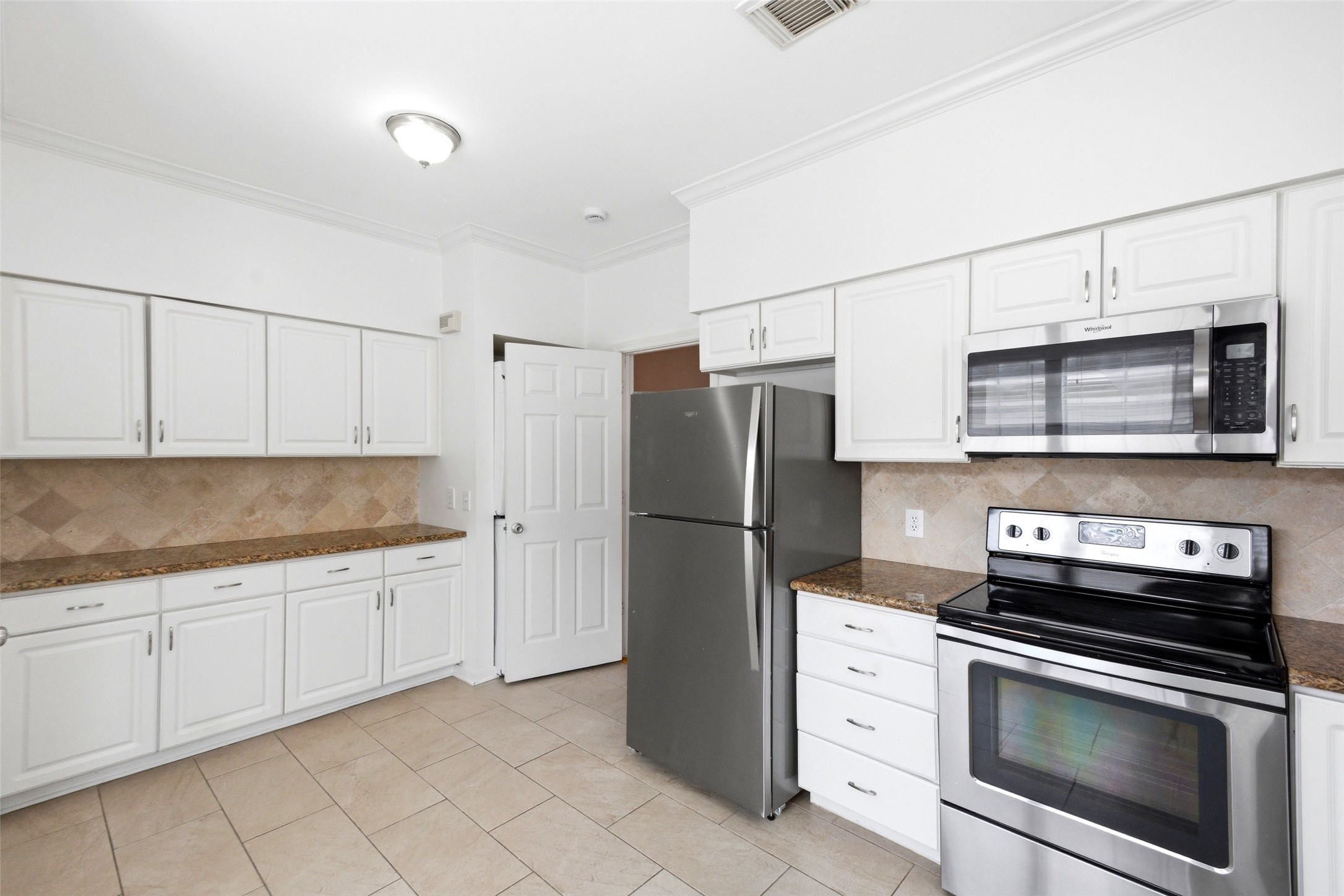 2409 2409 North Blvd A Property Photo 6