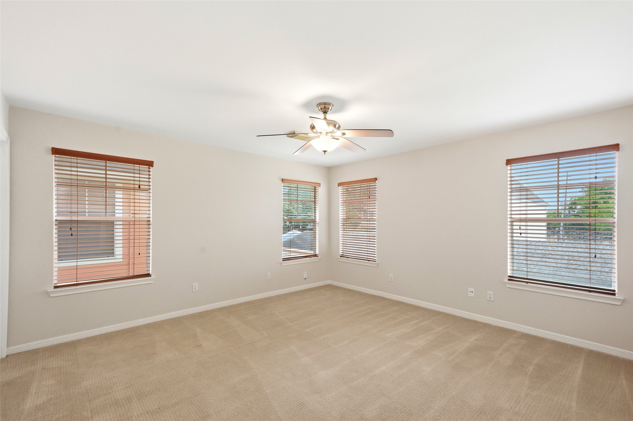 2409 2409 North Blvd A Property Photo 11