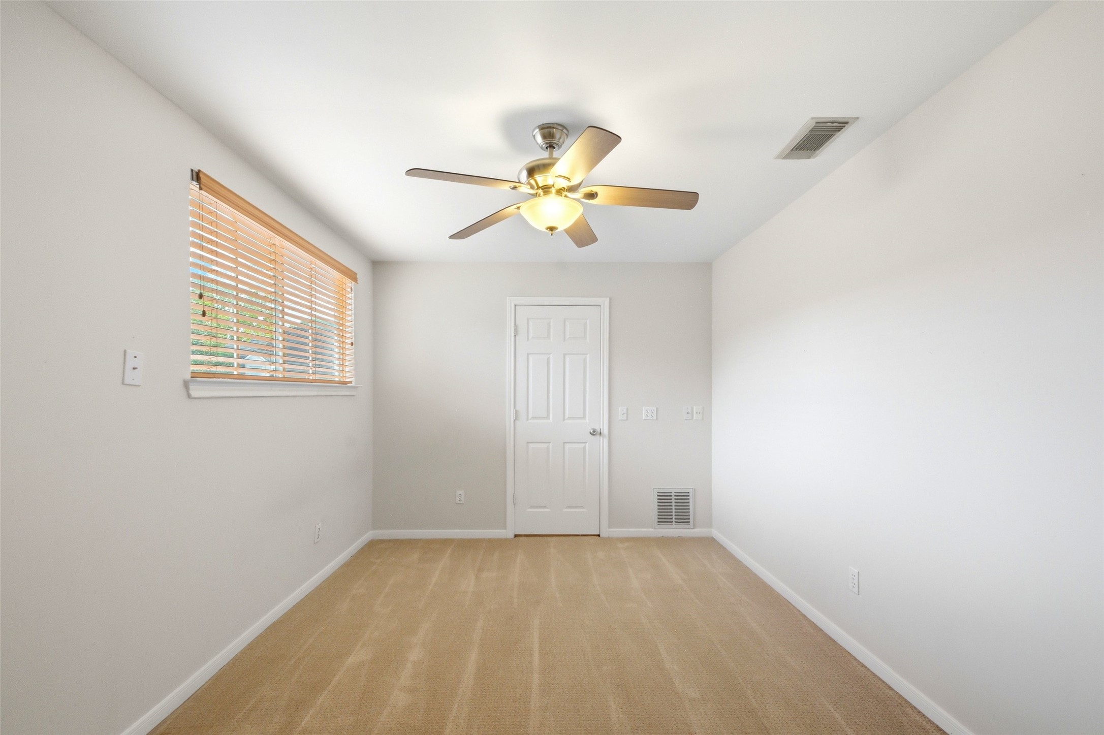 2409 2409 North Blvd A Property Photo 16
